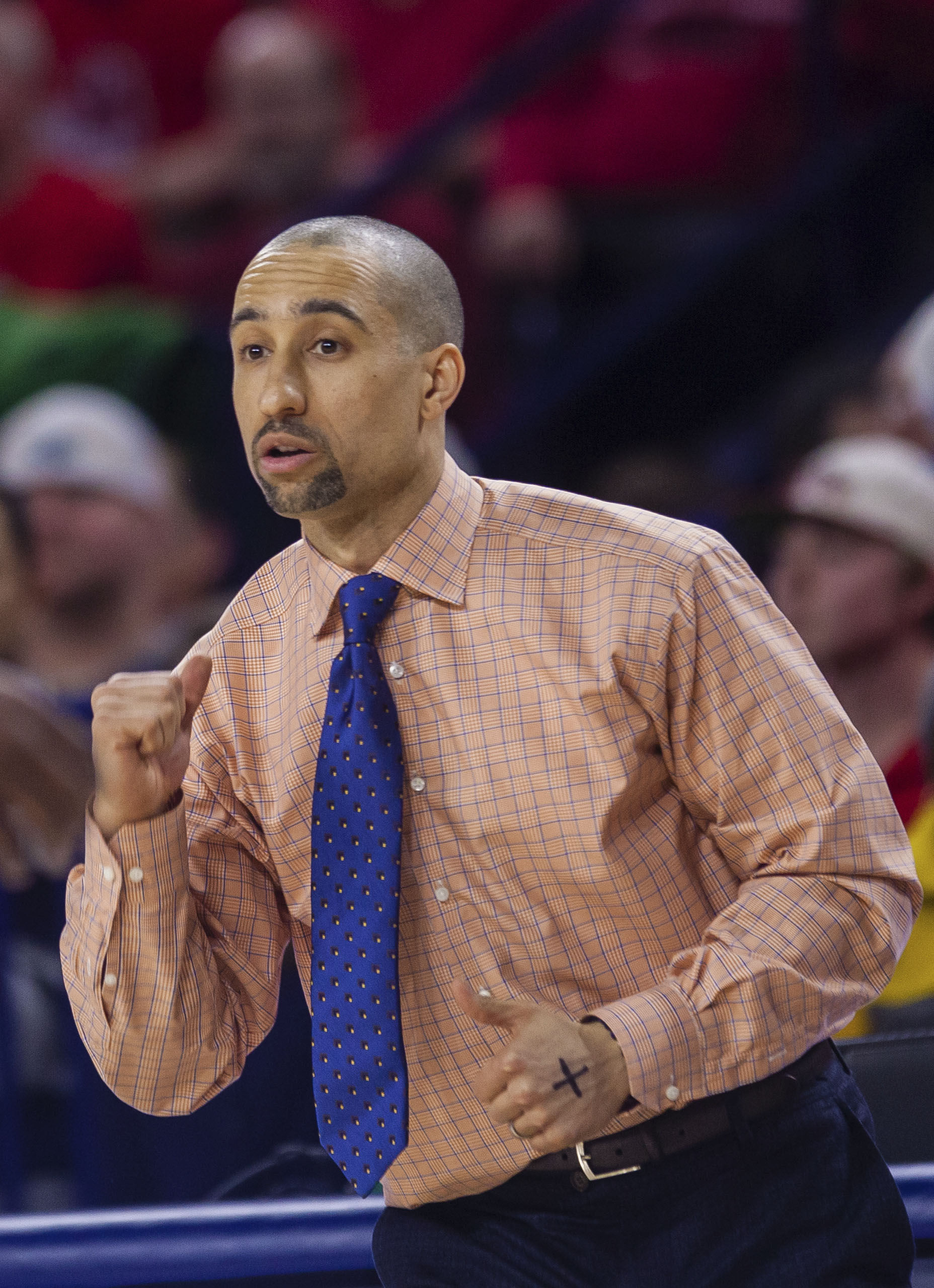 Shaka Smart introduced as Texas coach