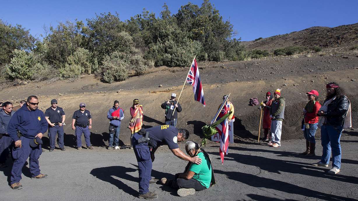 Hawaiian leader seeks construction pause at sacred summit