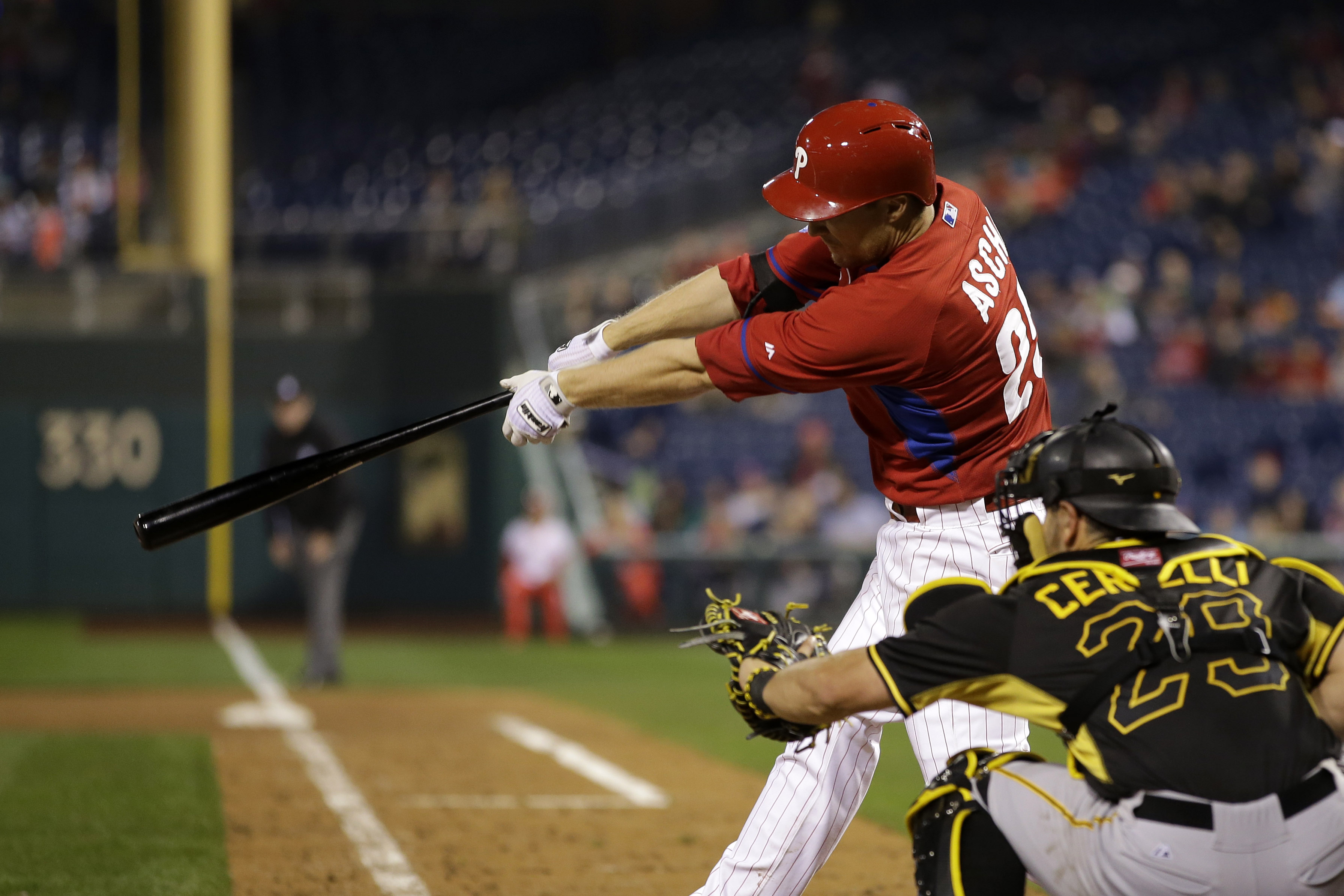 Revere's homer lifts Phillies to 7-5 win over Pirates