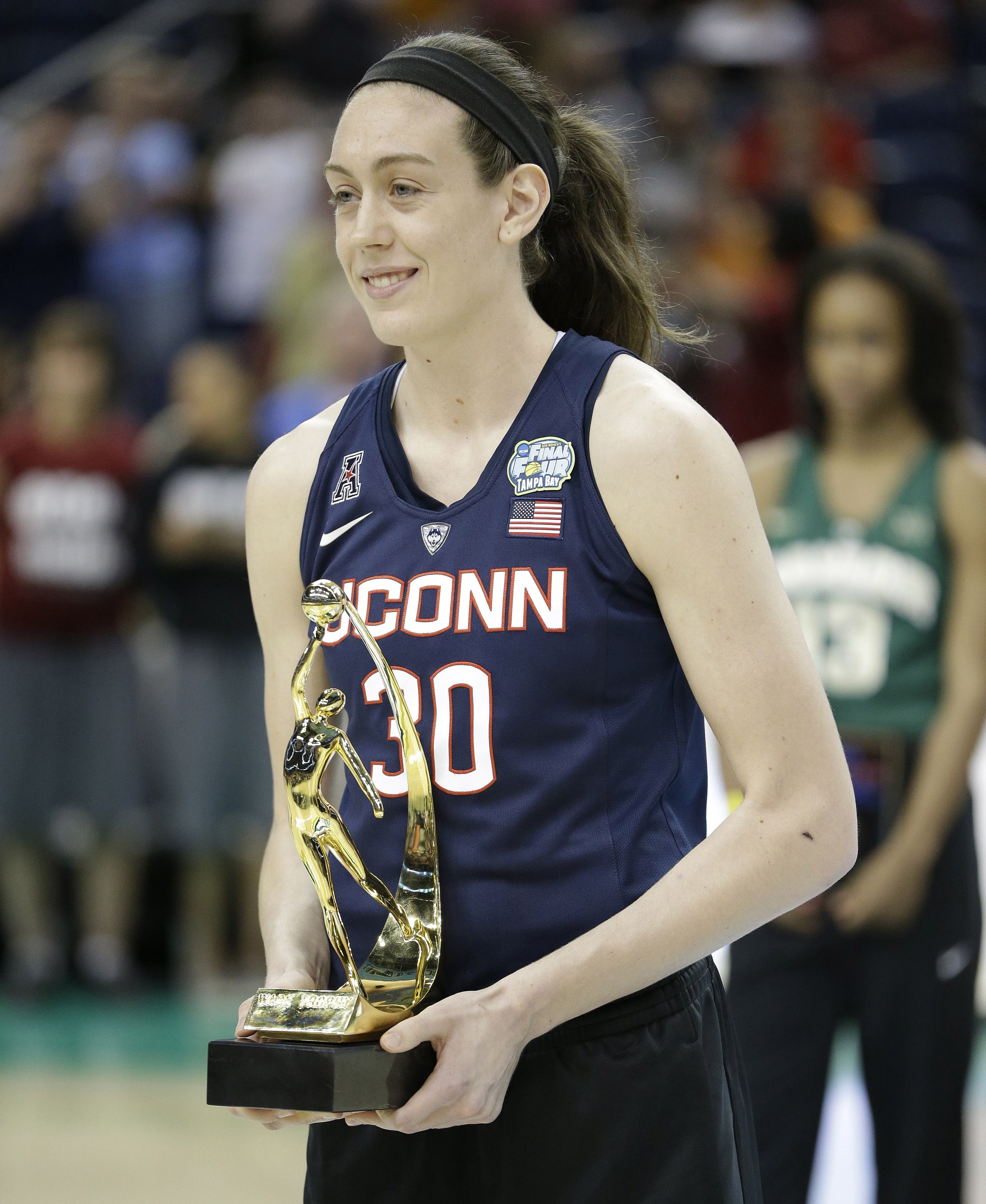 UConn's Breanna Stewart wins Wade Trophy