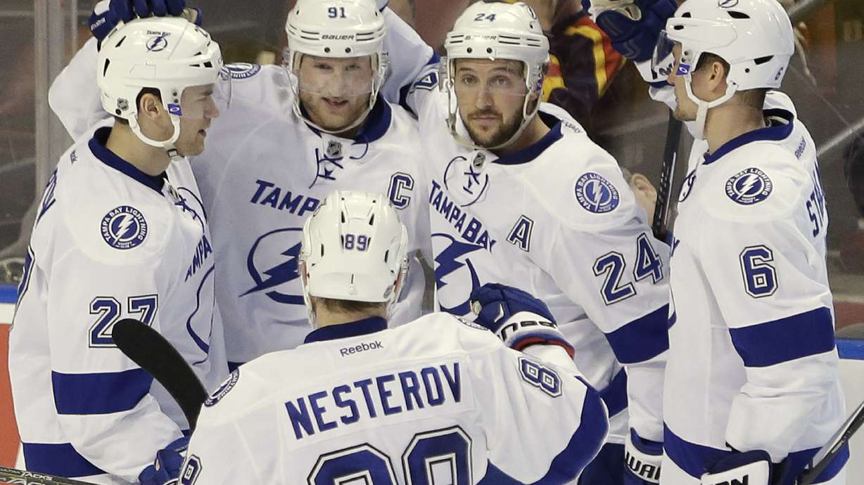 Stamkos, Lightning beat Panthers 4-0 to clinch home ice