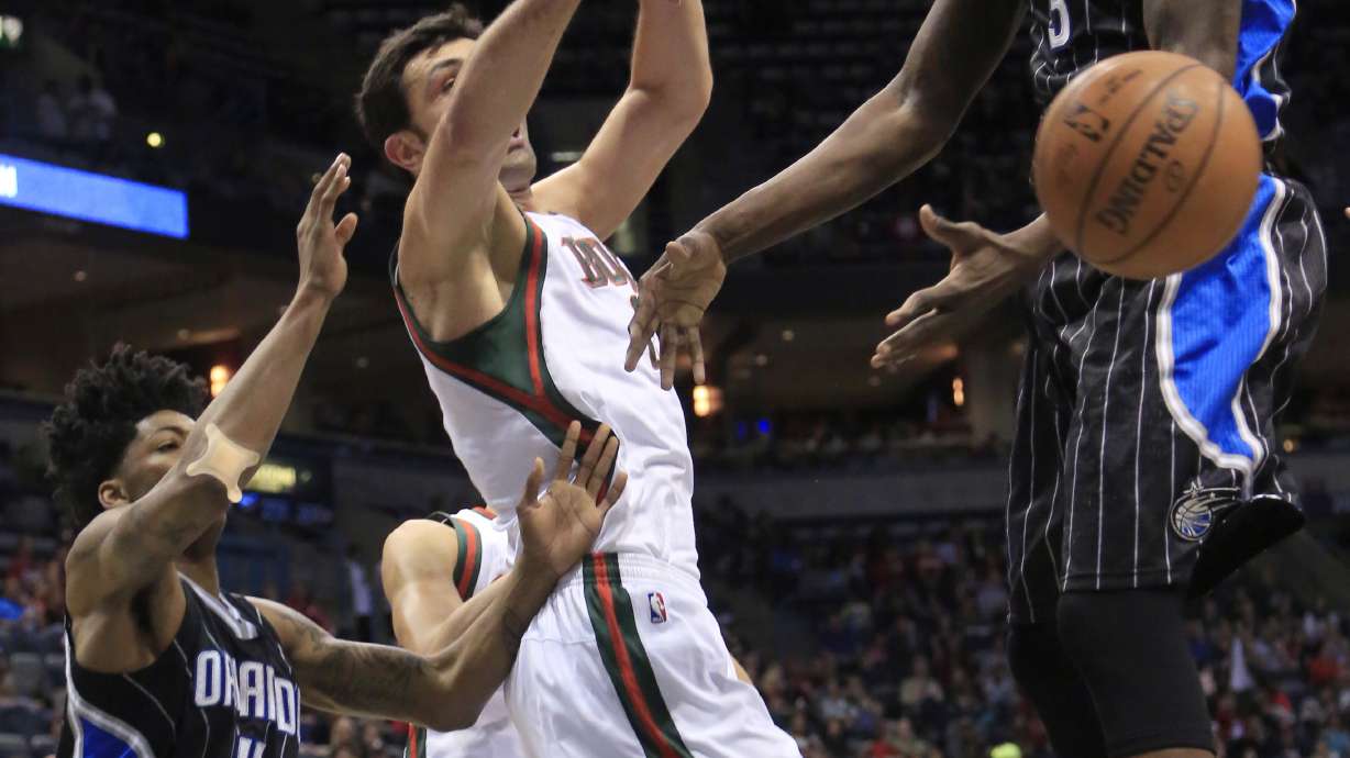 Harris, Vucevic lead Magic past Bucks, 97-90