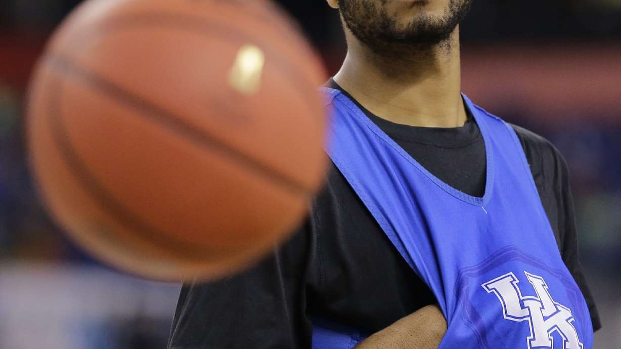 Kentucky's Andrew Harrison apologizes for obscenity, slur