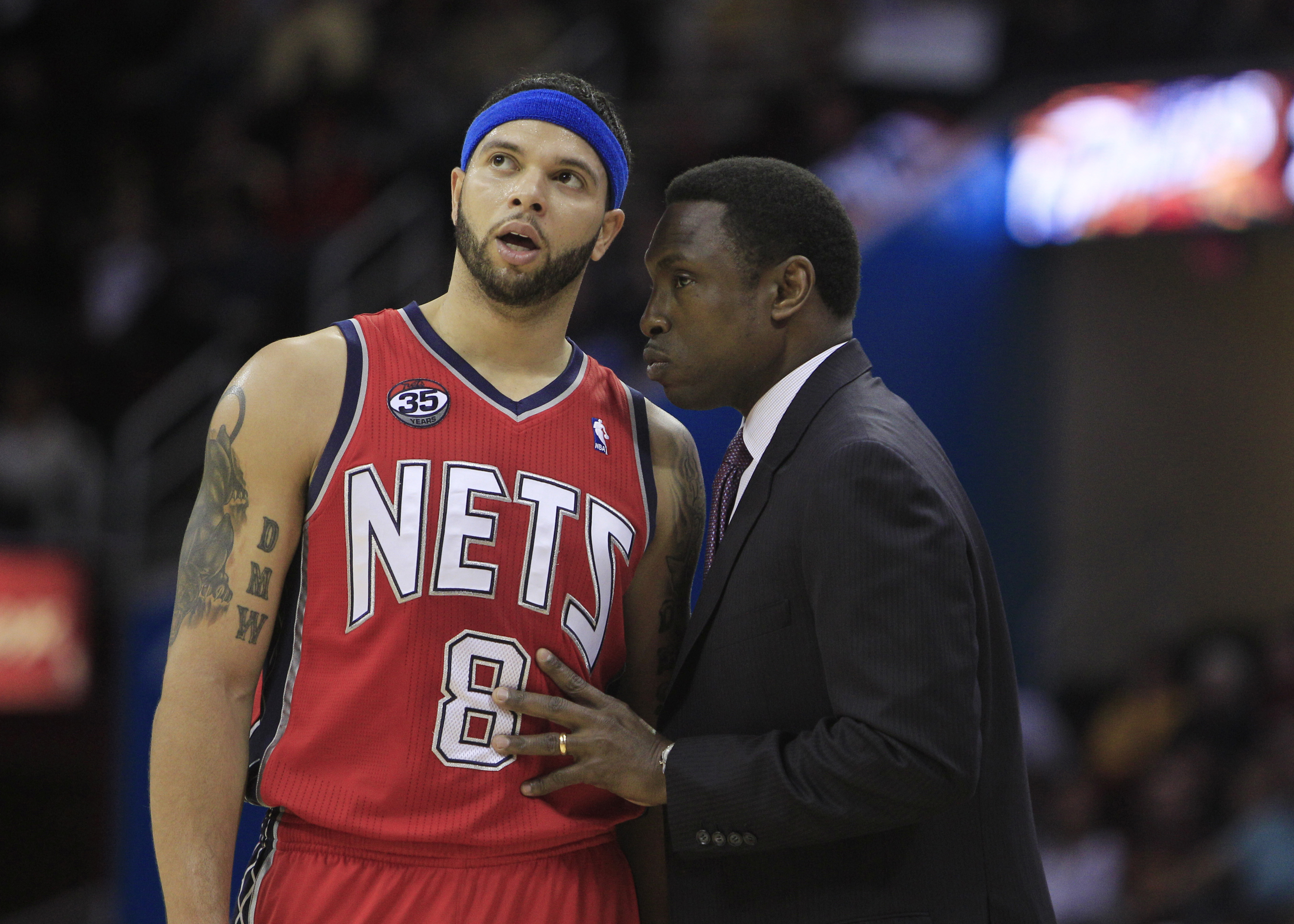 AP source: Alabama offers job to ex-NBA coach Avery Johnson