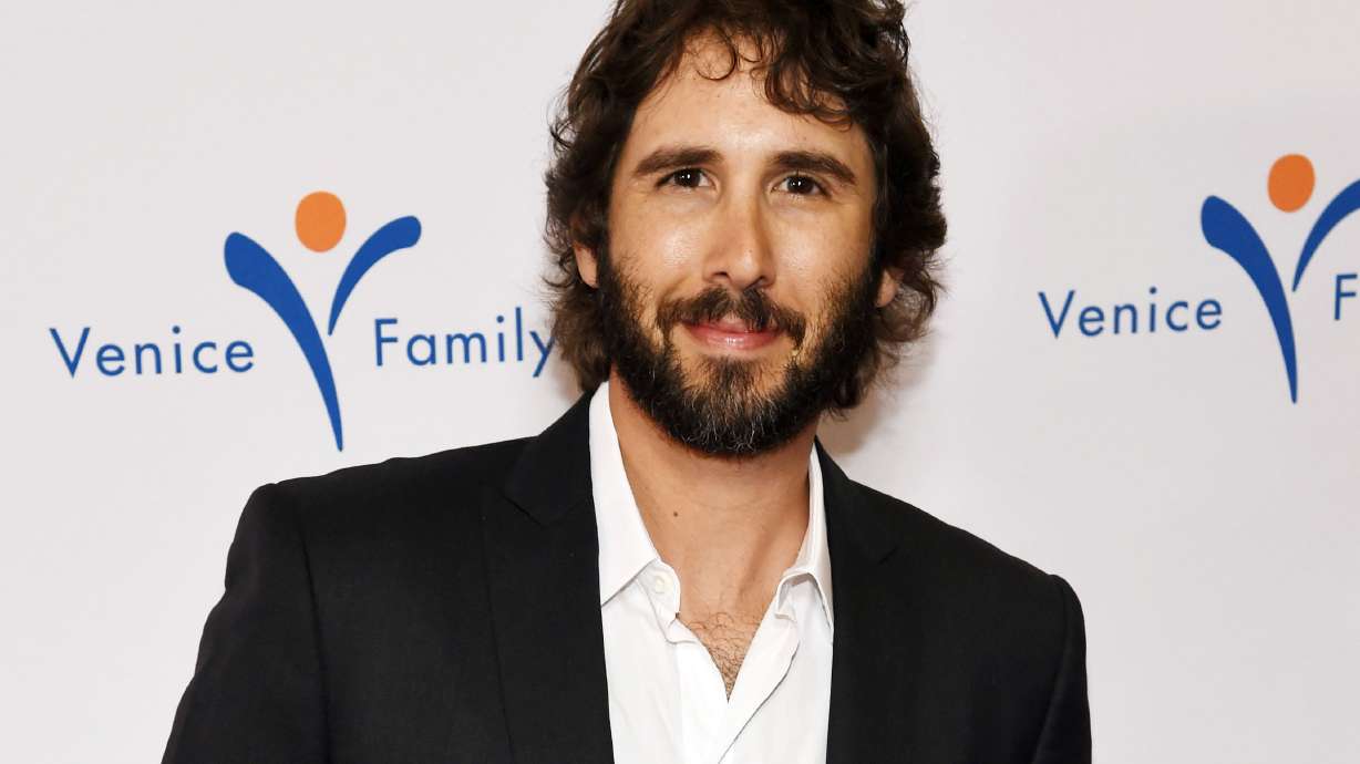 Josh Groban to sing national anthem at Kentucky Derby