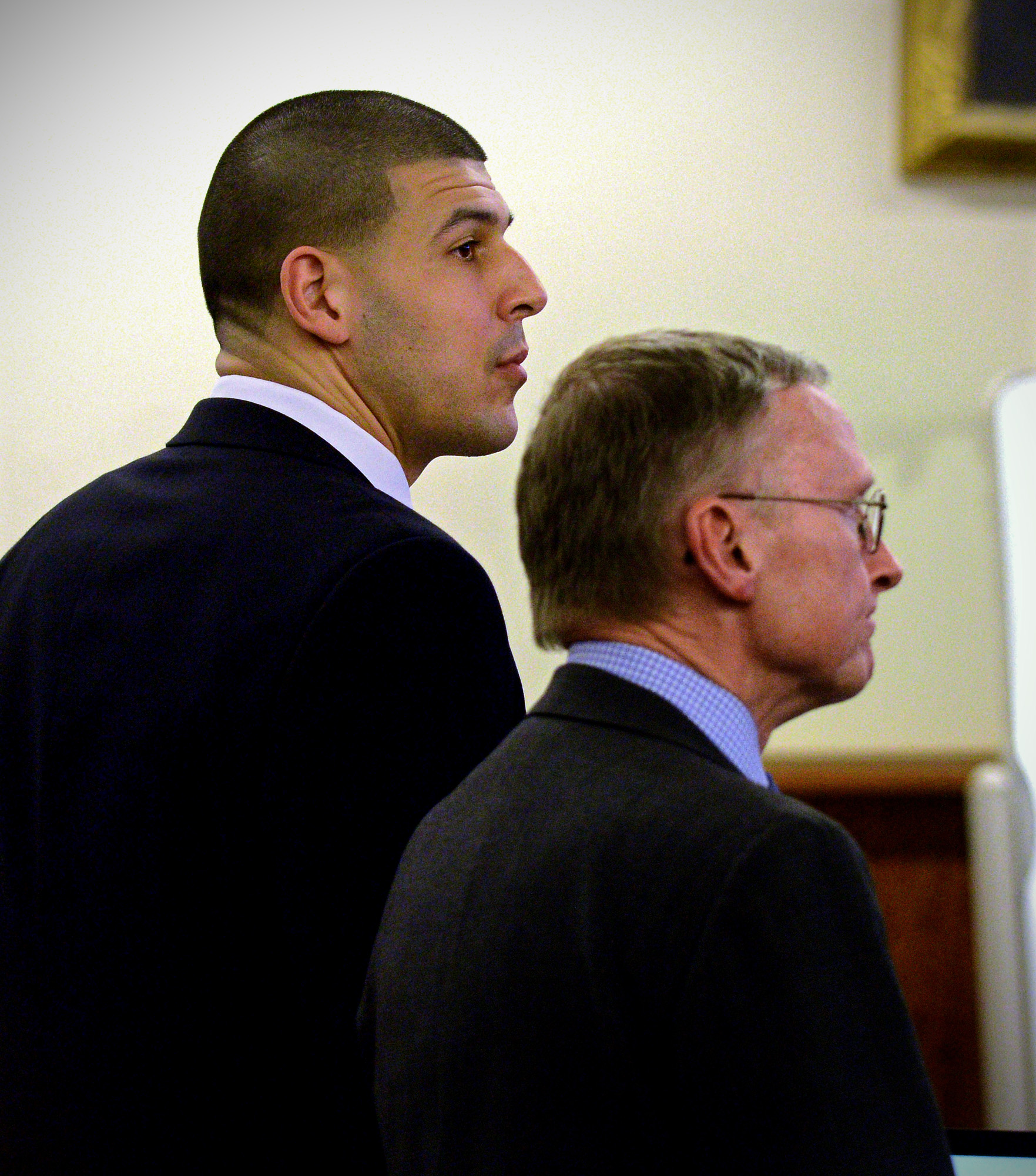 Defense attorney: Ex-NFLer Aaron Hernandez witnessed killing