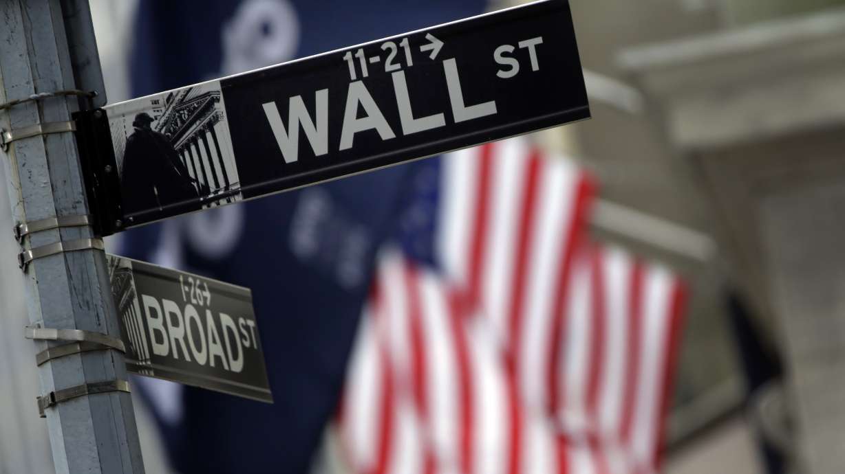 An early gain for US stocks fizzles, leaving indexes lower