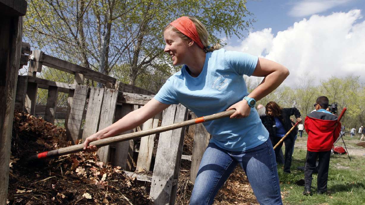 Whitney Mickelsen, an AmeriCorps VISTA with People Helping People, participates in a service event in Salt Lake City on April 7, 2015. Cuts to AmeriCorps are making their way to Utah and affecting a plethora of organizations, advocates say.