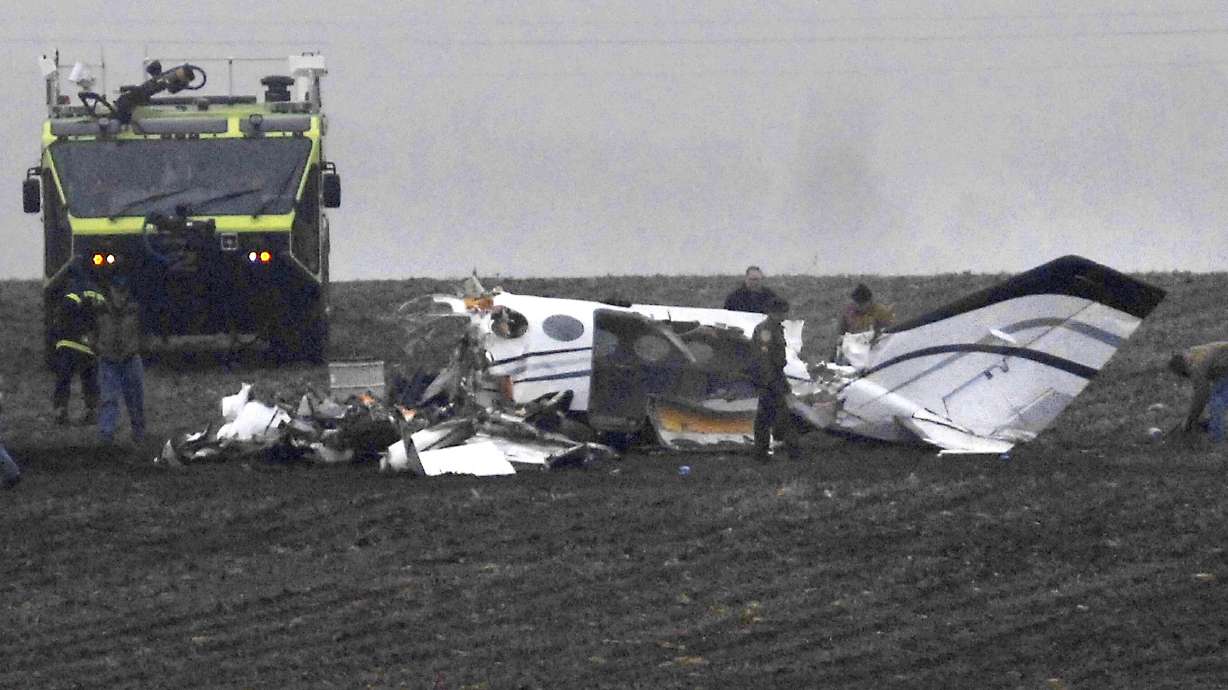 Friends, family mourn 7 victims of Illinois plane crash