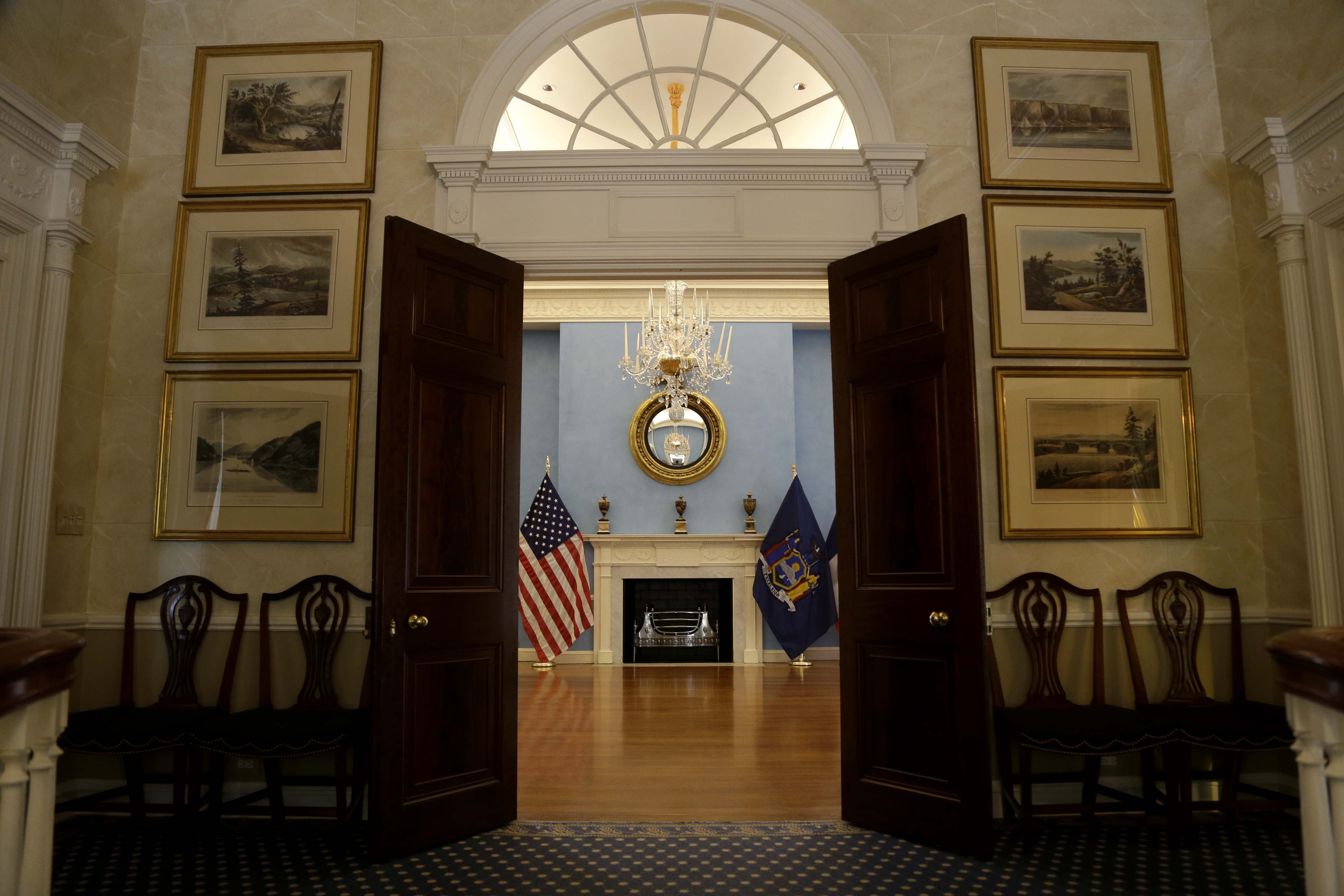 NYC officials: asbestos discovered in Gracie Mansion roof