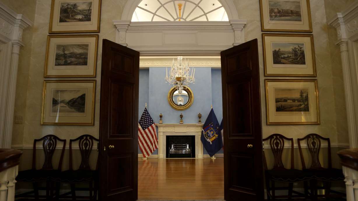 NYC officials: asbestos discovered in Gracie Mansion roof