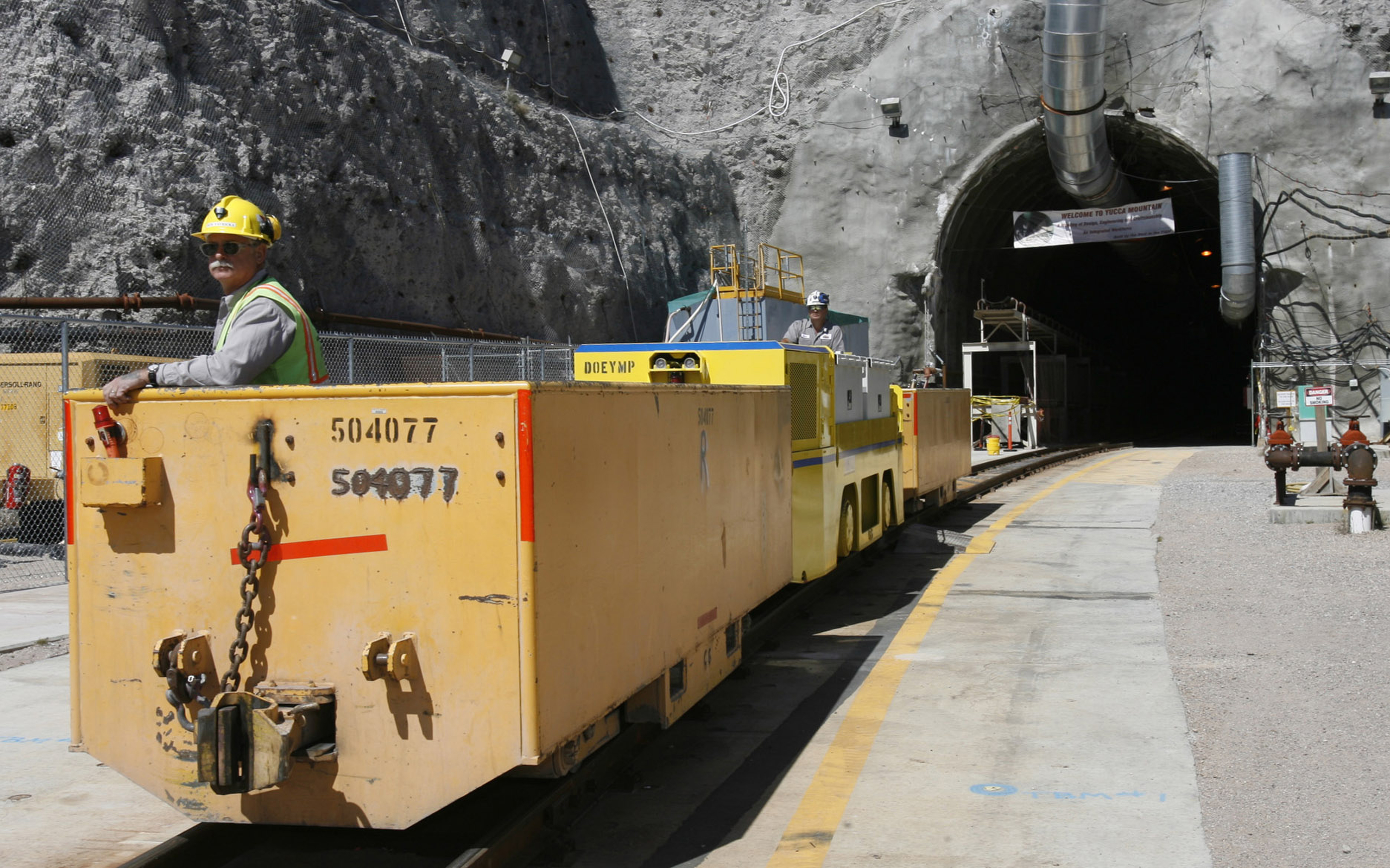 Congress group tours Yucca Mountain nuke dump site in Nevada