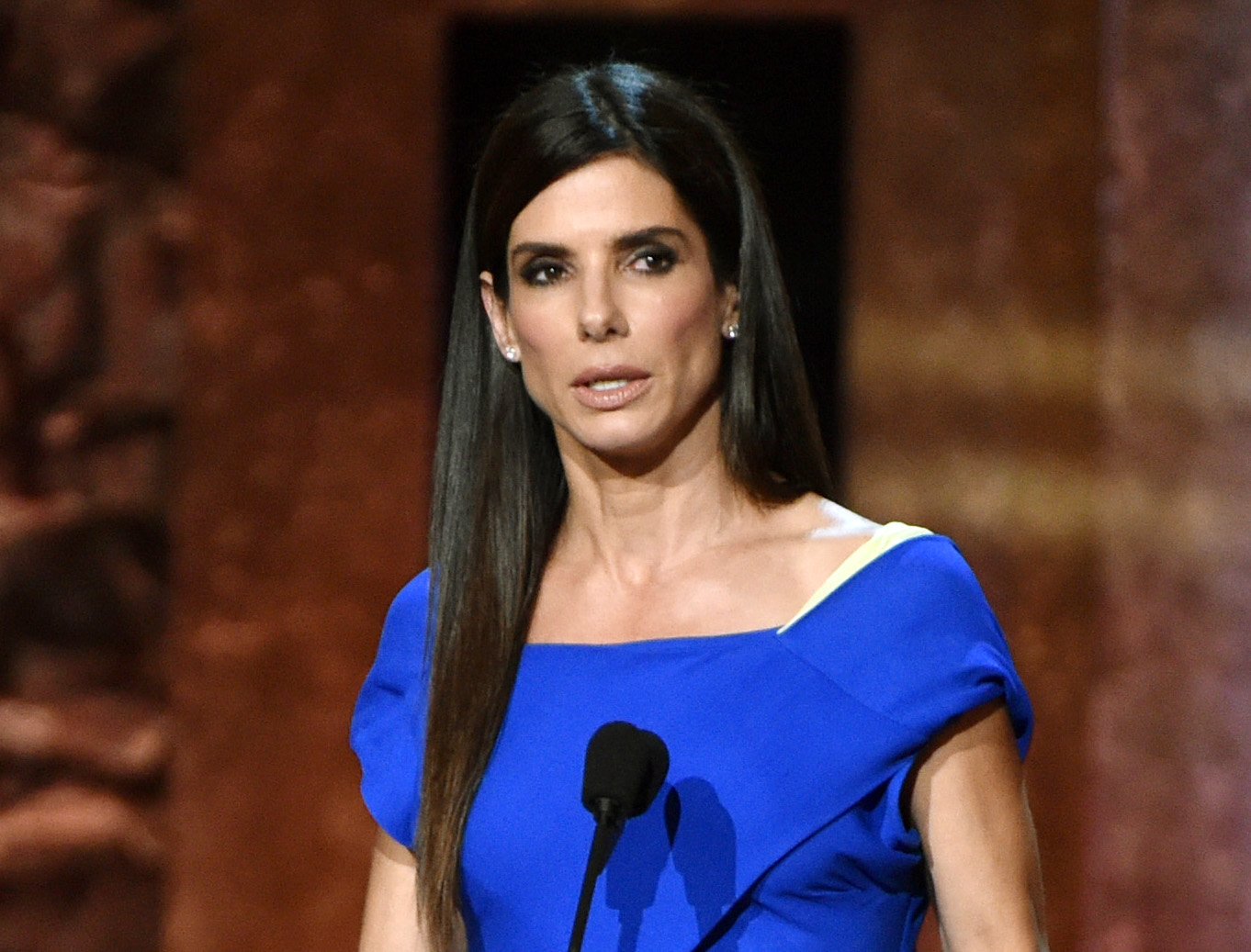 Man charged with stalking Sandra Bullock to stand trial