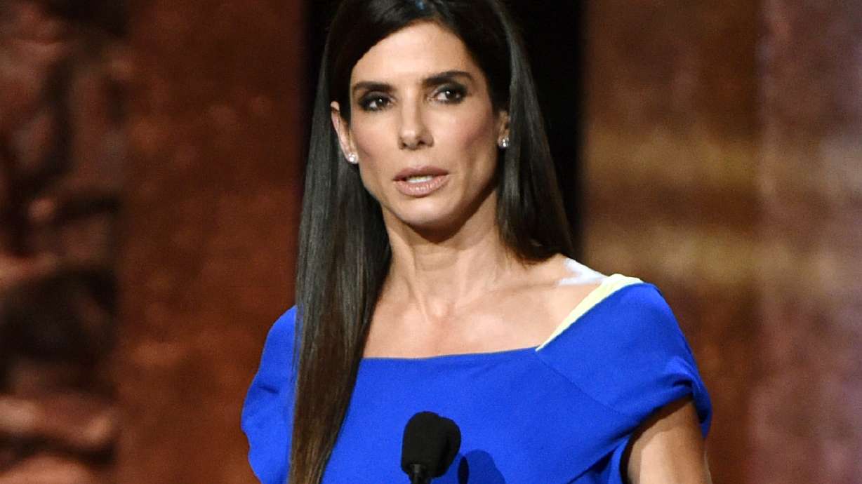 Man charged with stalking Sandra Bullock to stand trial