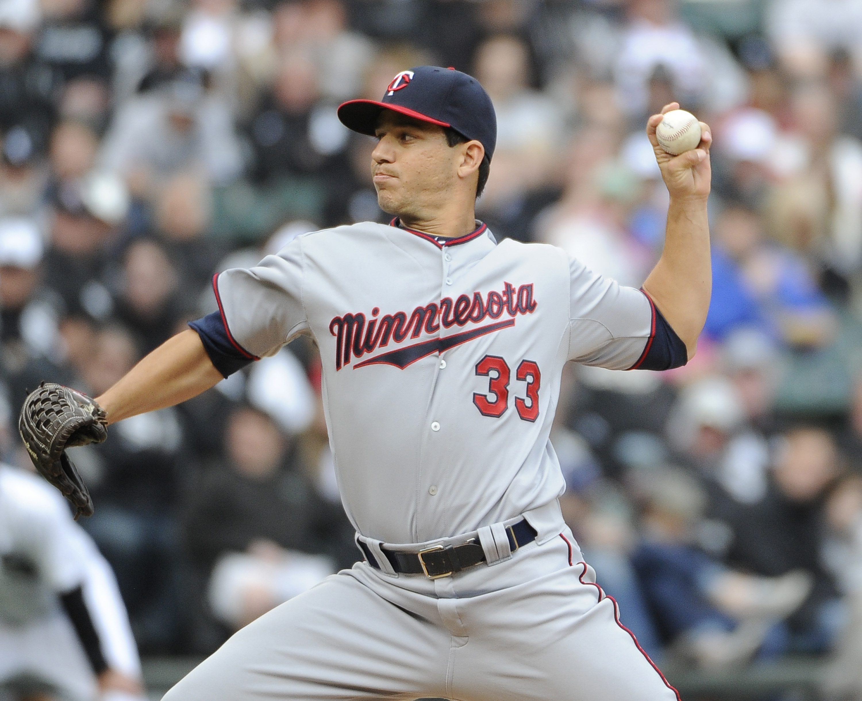 Milone dominates into eighth, Twins beat White Sox 6-0