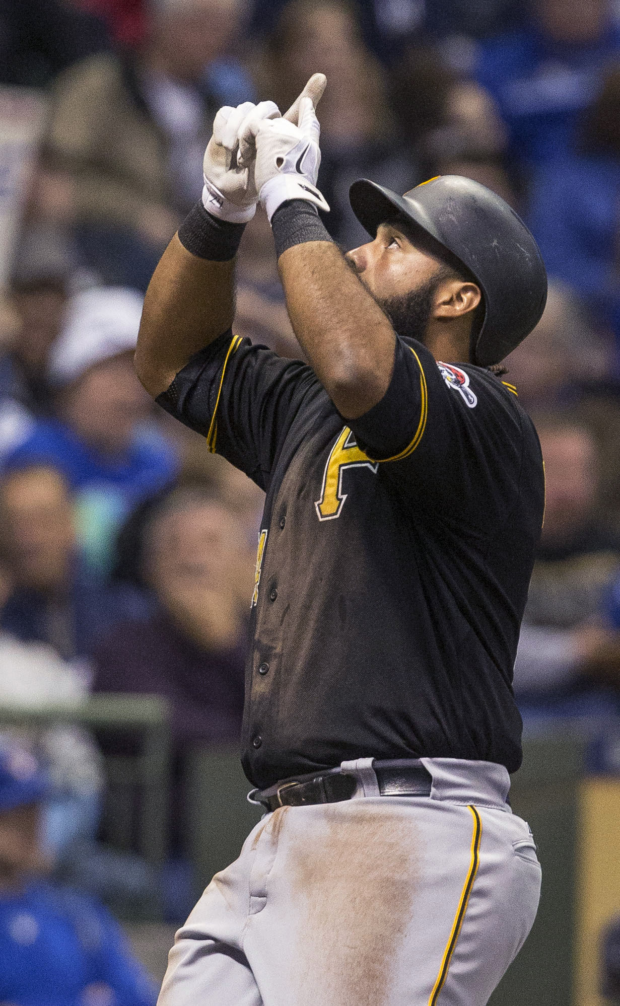 Pirates win first game of year, beat Brewers 6-2