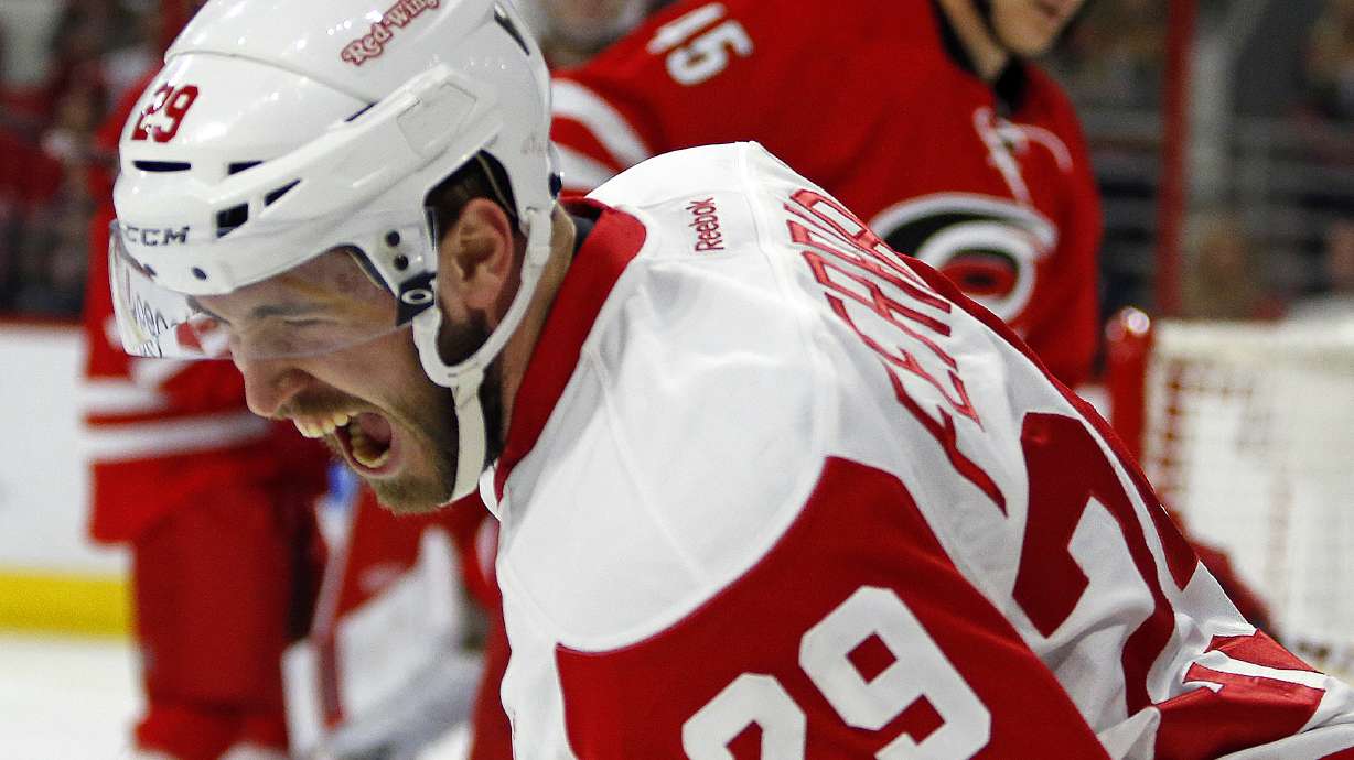 Mrazek leads Red Wings past Hurricanes 2-0
