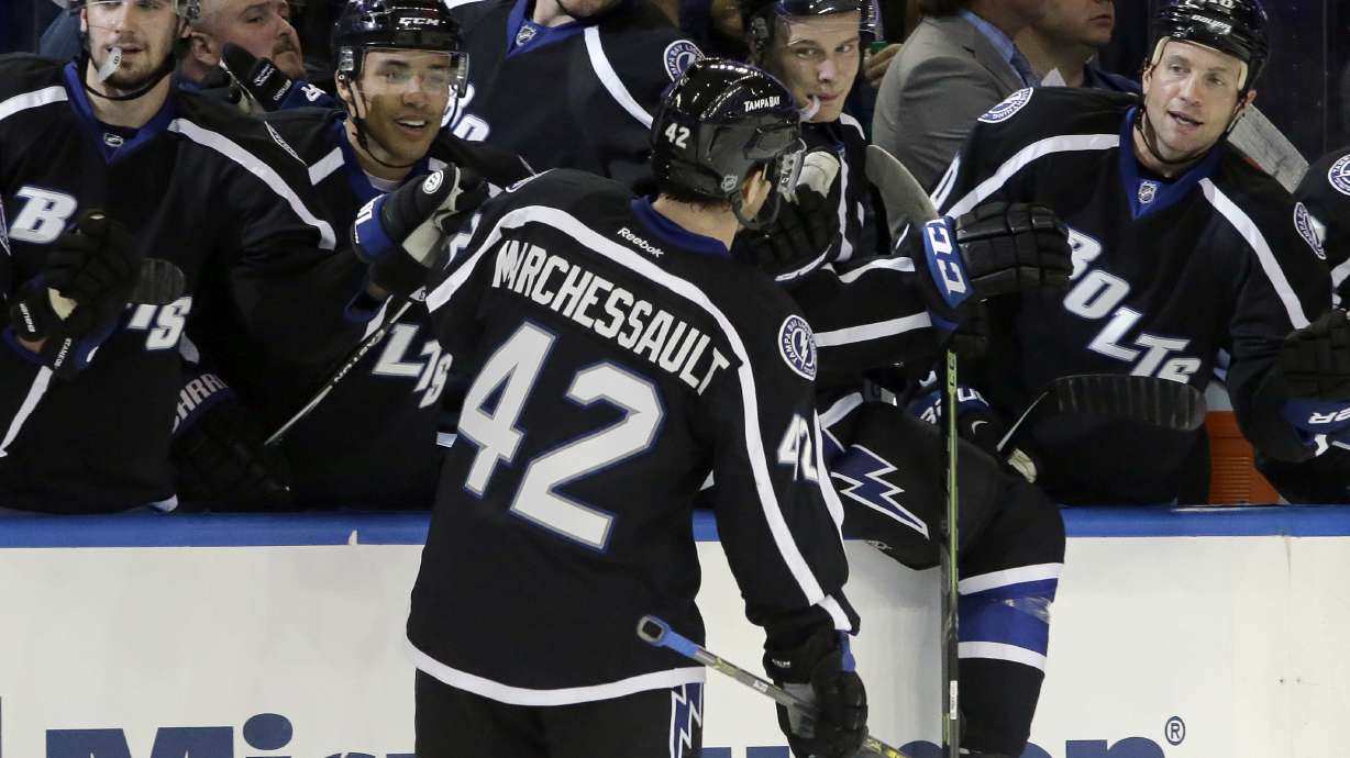 Hedman scores lone shootout goal, Lightning beat Bruins 3-2