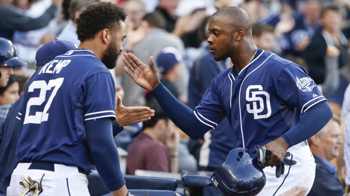 Shields outpitches Bumgarner in Padres' 10-2 win vs Giants