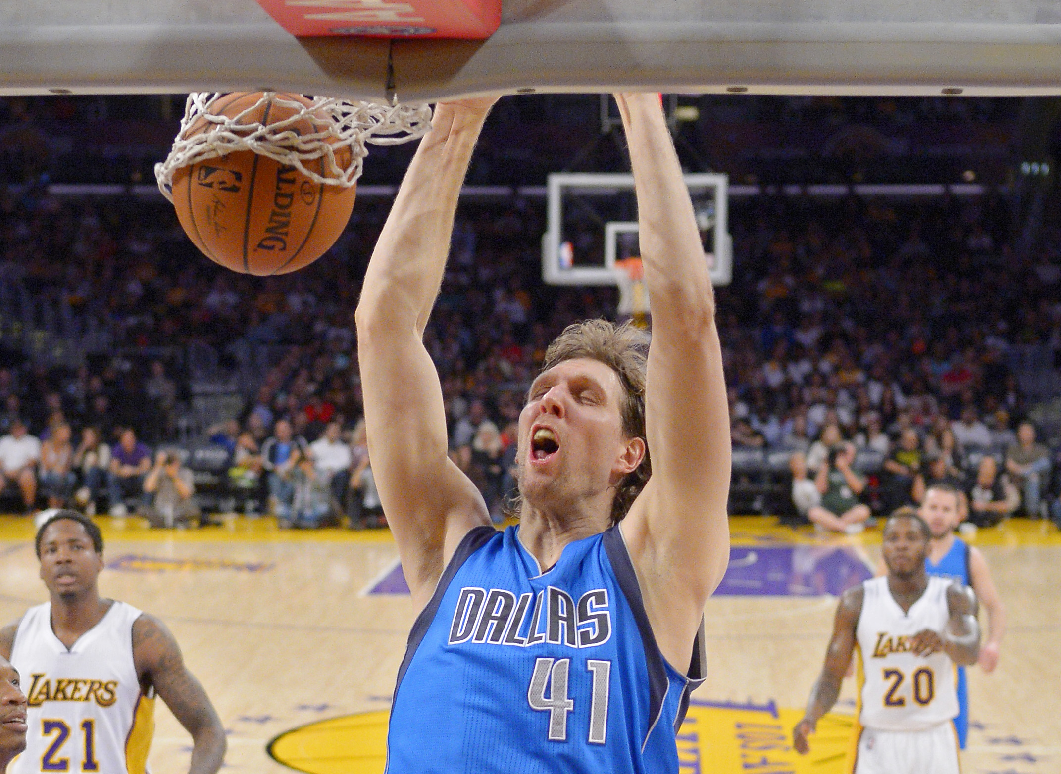 Mavericks hold off Lakers 120-106 for season series sweep