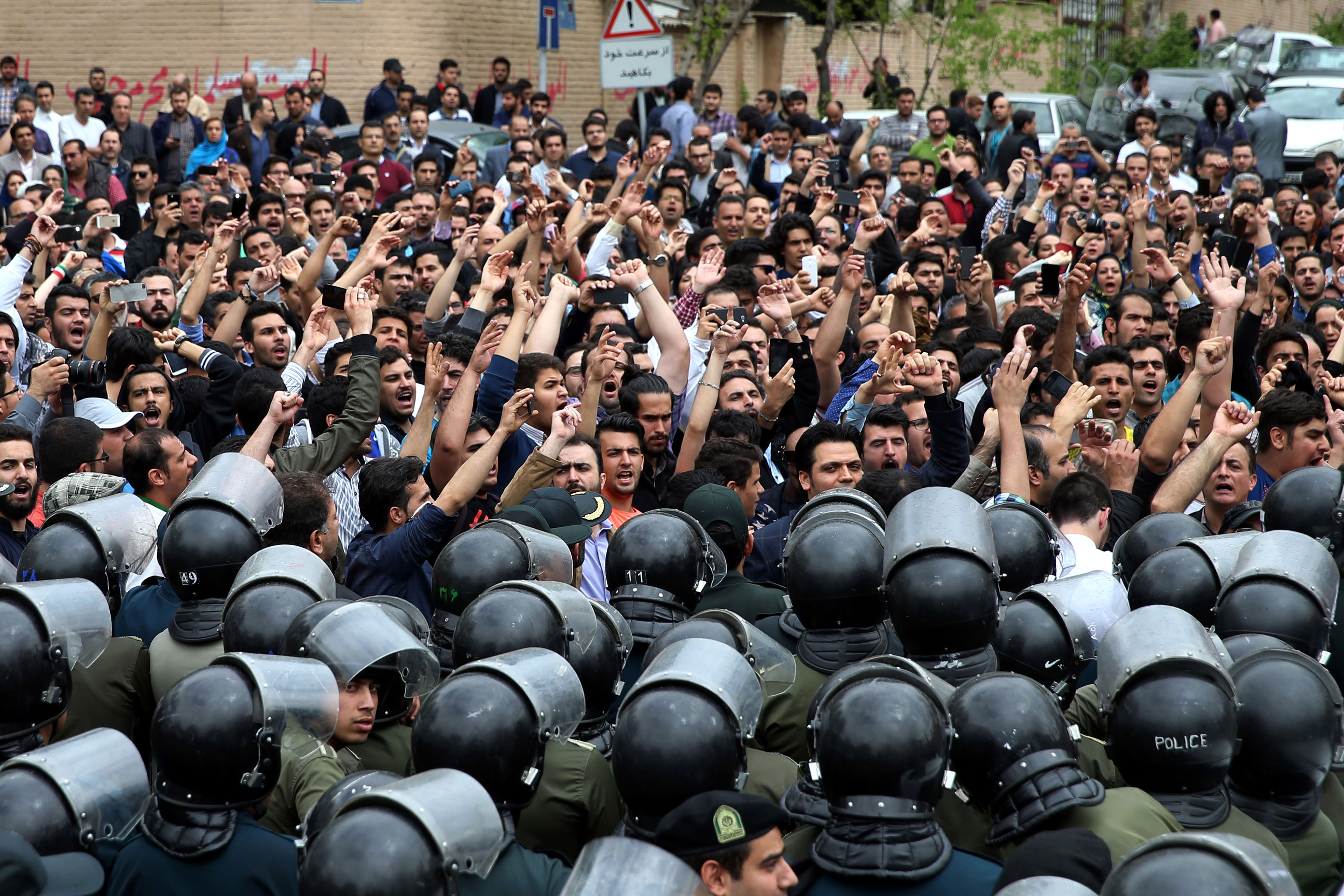 Report: Iran suspends pilgrimages to Saudi Arabia amid spat