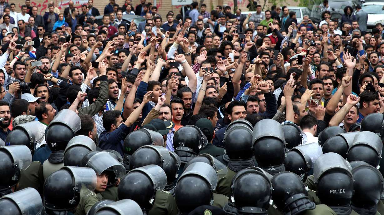 Report: Iran suspends pilgrimages to Saudi Arabia amid spat
