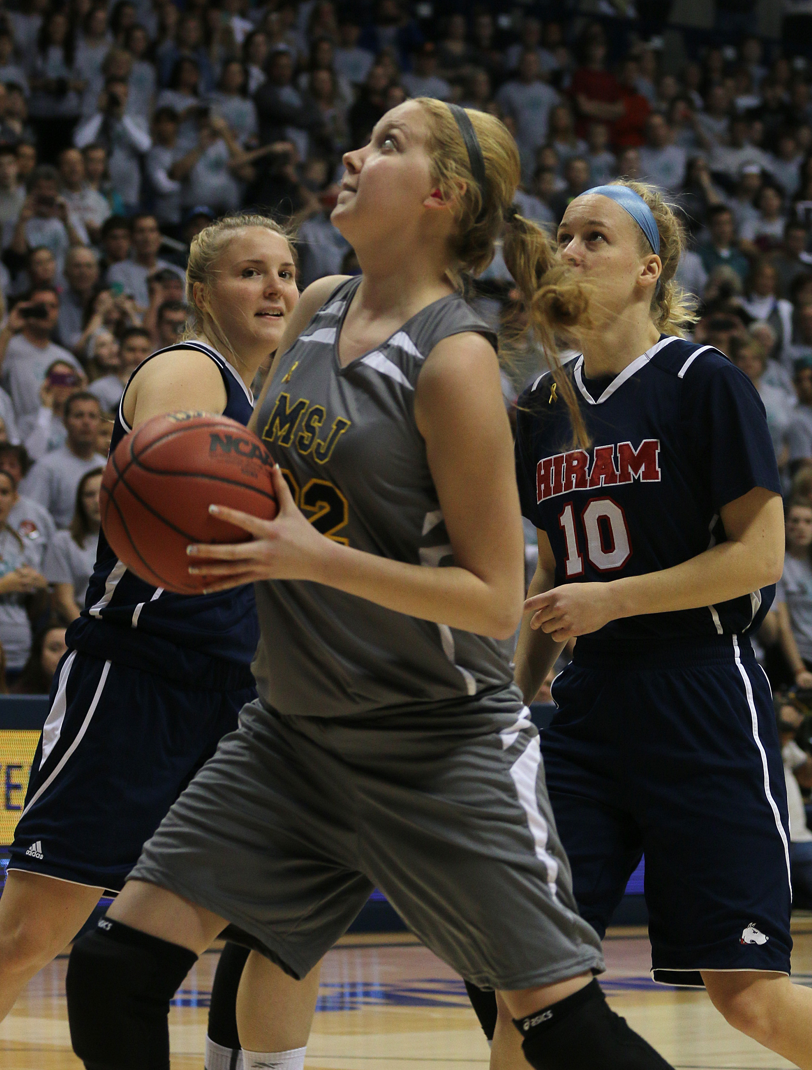 Lauren Hill remembered at arena where she made her layup