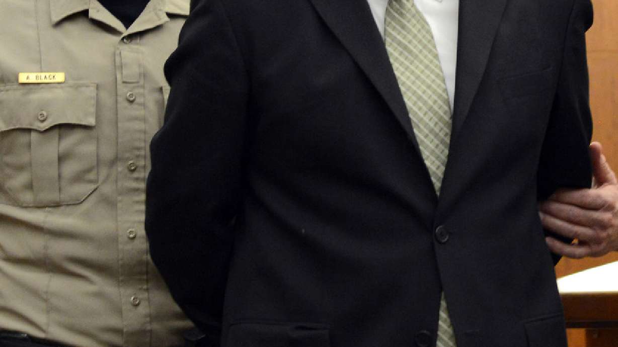Woman, abused as student, pleads to keep ex-teacher in prison