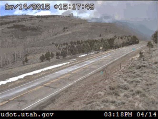 Se desata incendio de al menos una milla cuadrada en UT