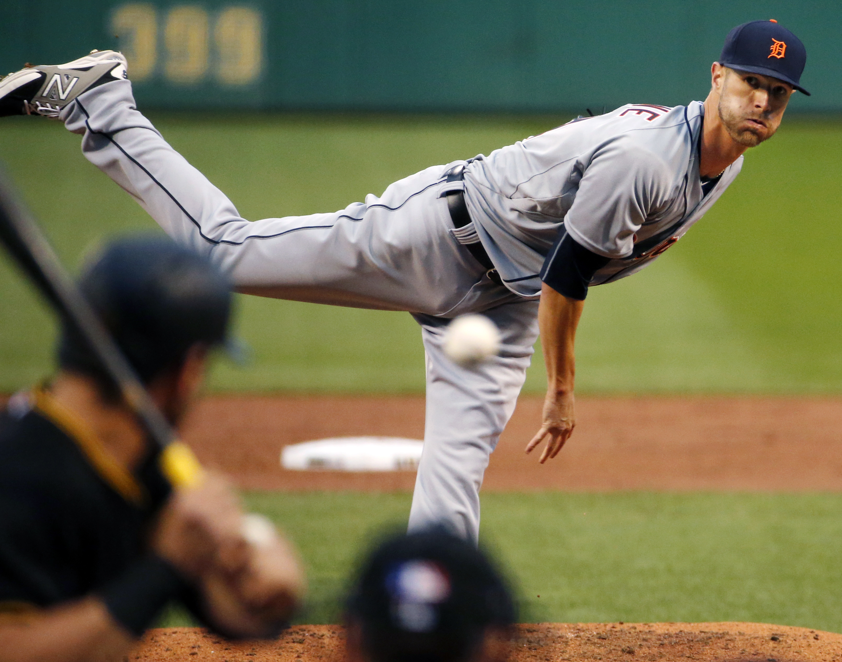 Greene throws 8 strong innings as Tigers beat Pirates 2-0