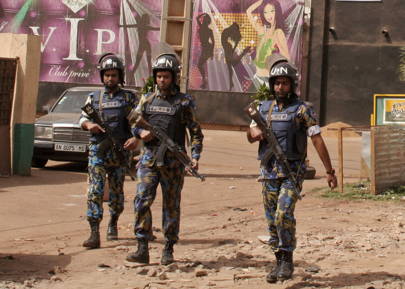 UN: Mali suicide bomb attack kills 3, wounds 16
