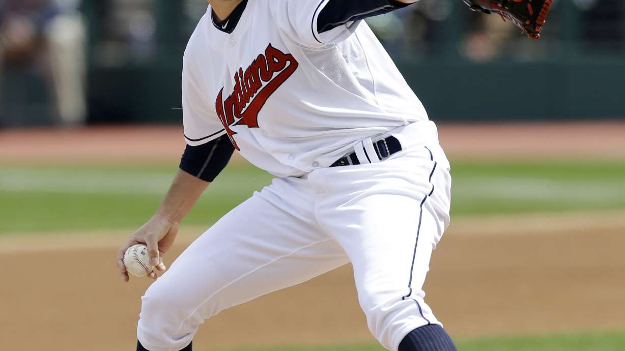 Bauer leads Indians over White Sox 4-2, stopping 4-game skid