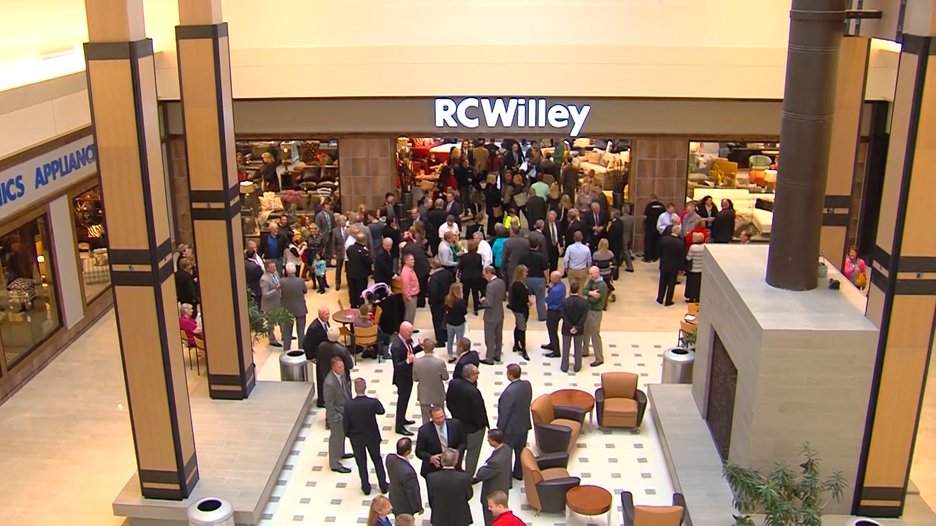RC Willey opens new Orem store at University Place