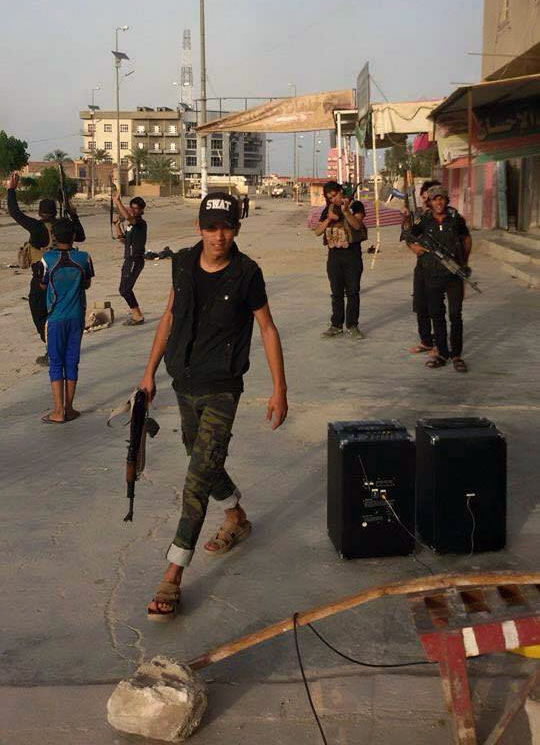 Thousands flee as IS group advances on Iraq's Ramadi
