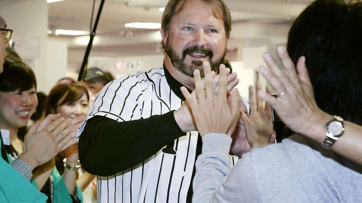 Bass returns to Japan to mark Hanshin anniversary