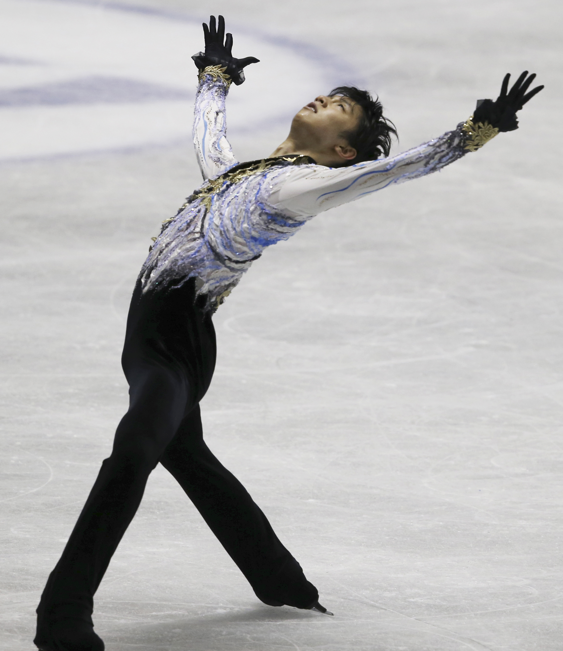 Hanyu leads Japan to 2nd place at World Team Trophy