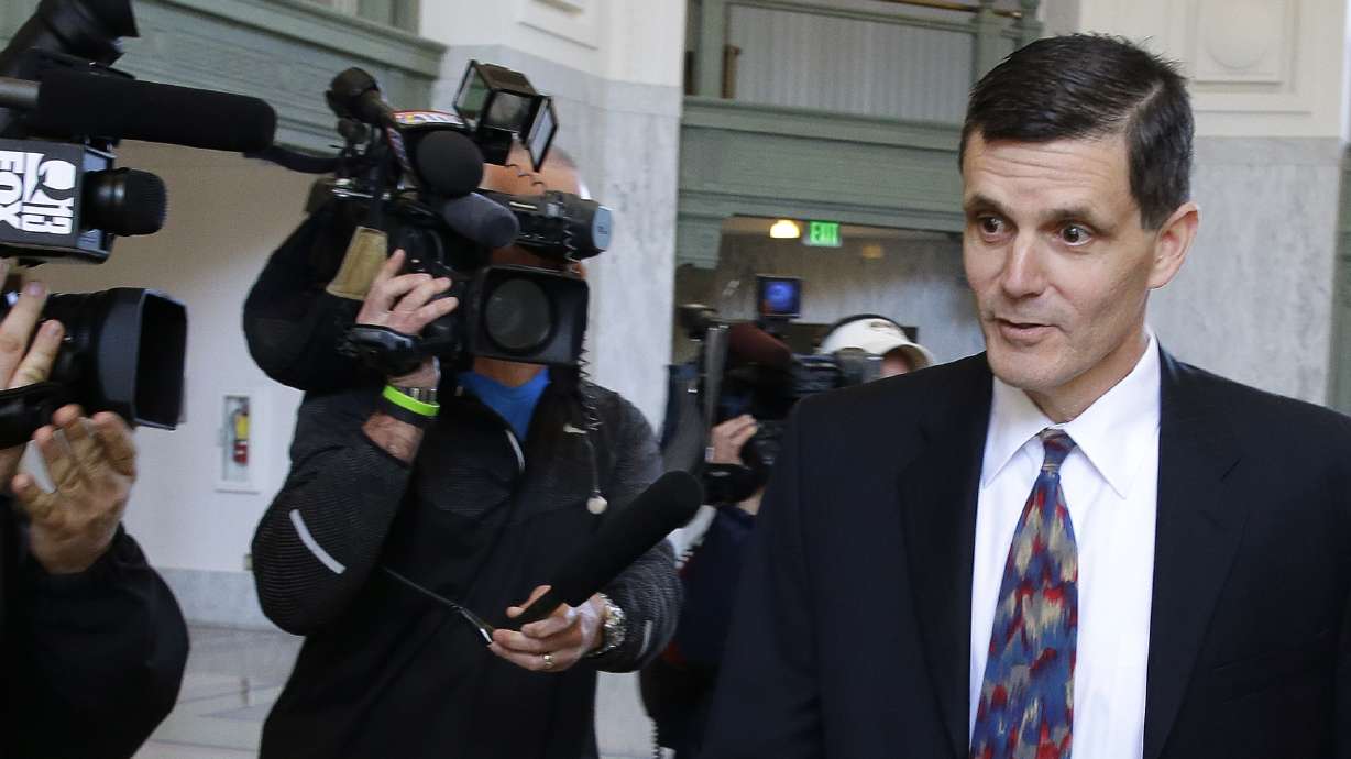 Washington governor repeats call for state auditor to resign