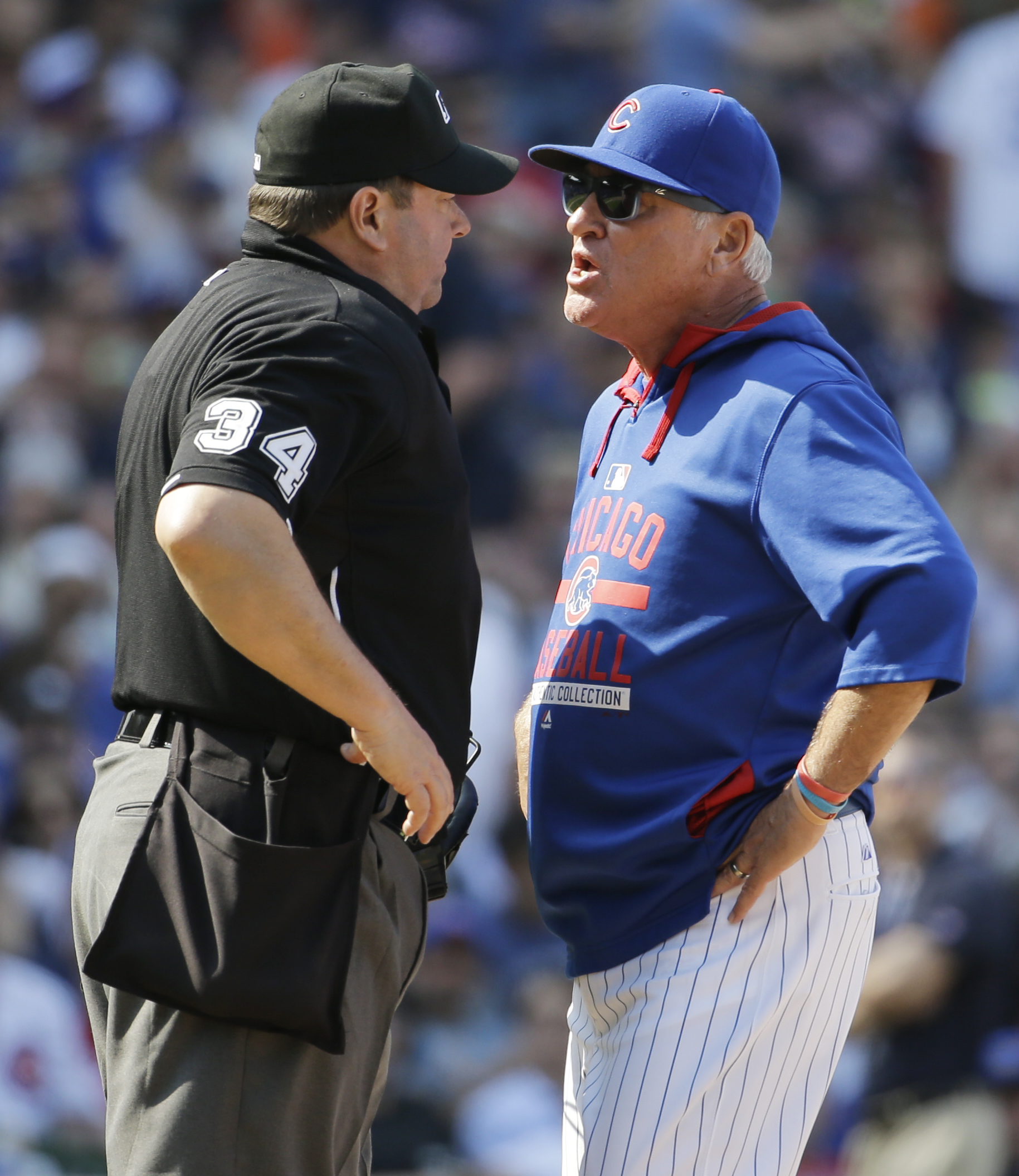 Joe Maddon ejected for 1st time as Chicago Cubs manager