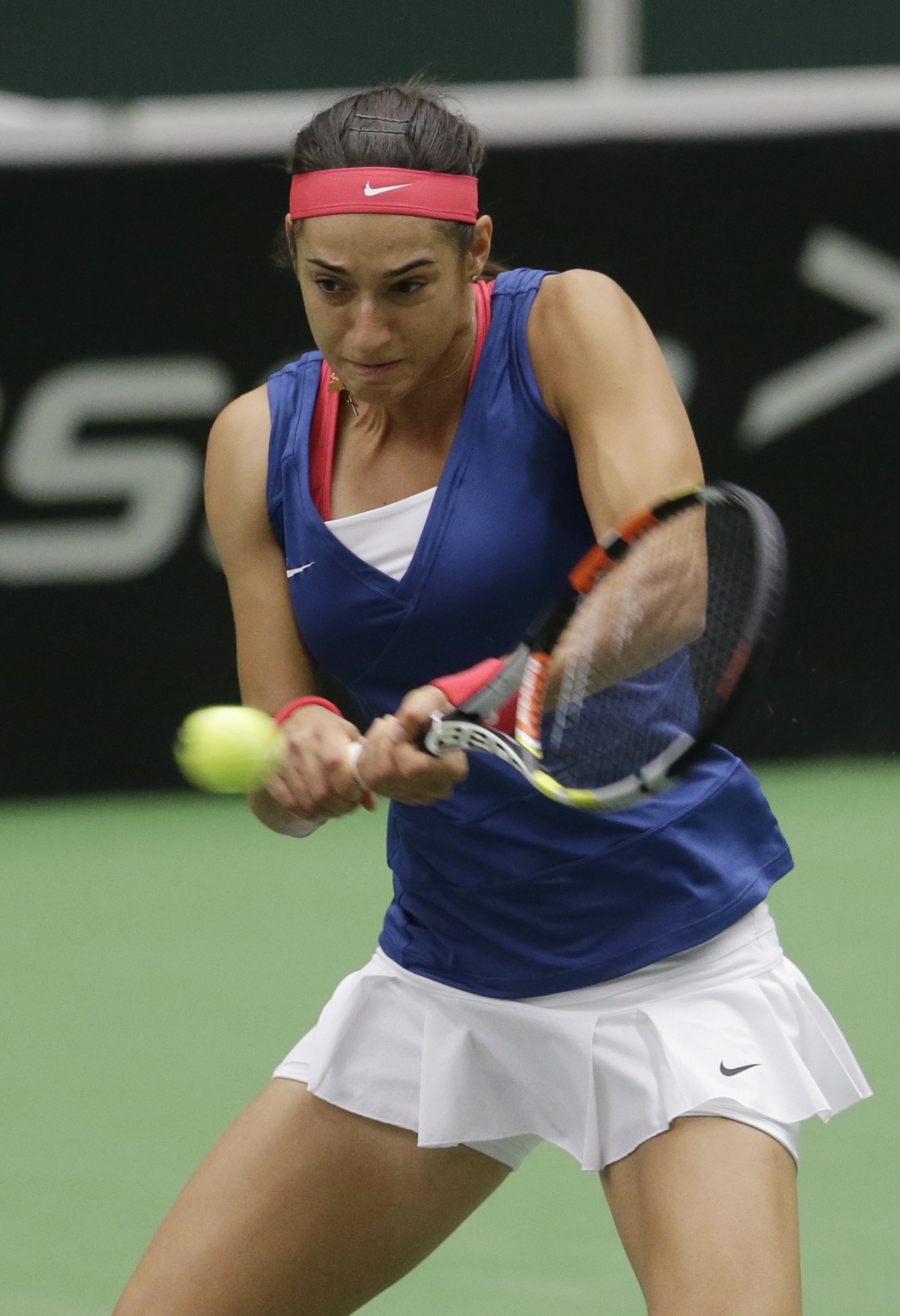 Czech Republic leads France 2-0 in Fed Cup semis