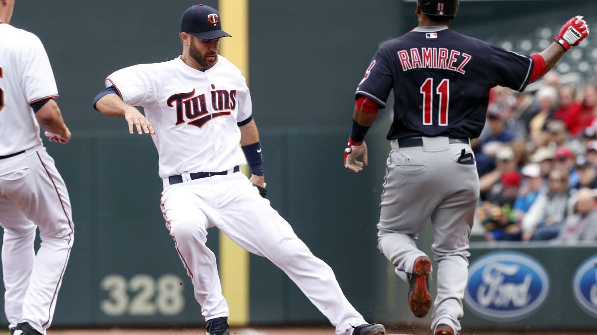 Hunter homers for Twins in 7-2 win over Indians