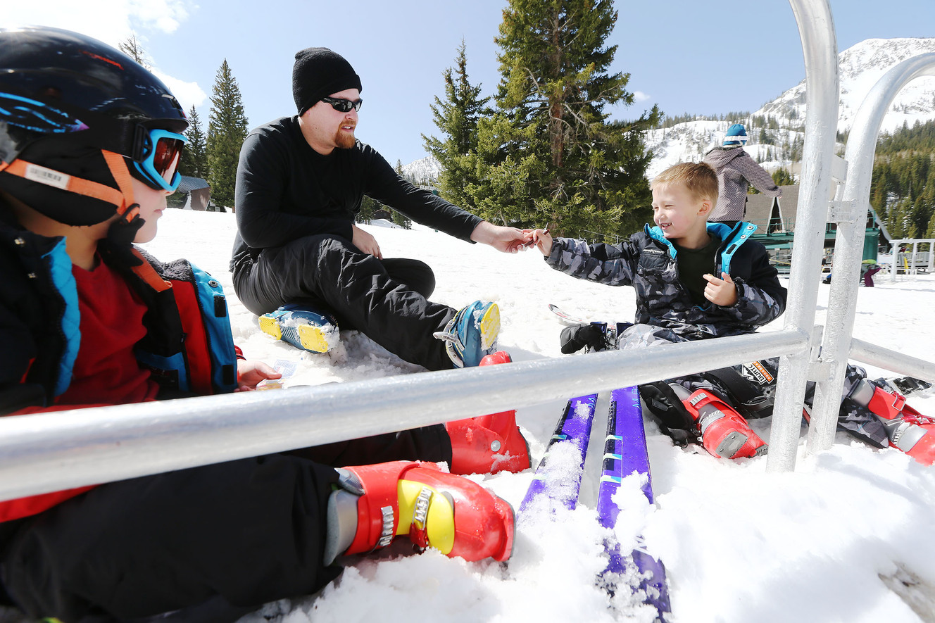 Utahns enjoy final days of ski and snowboard season