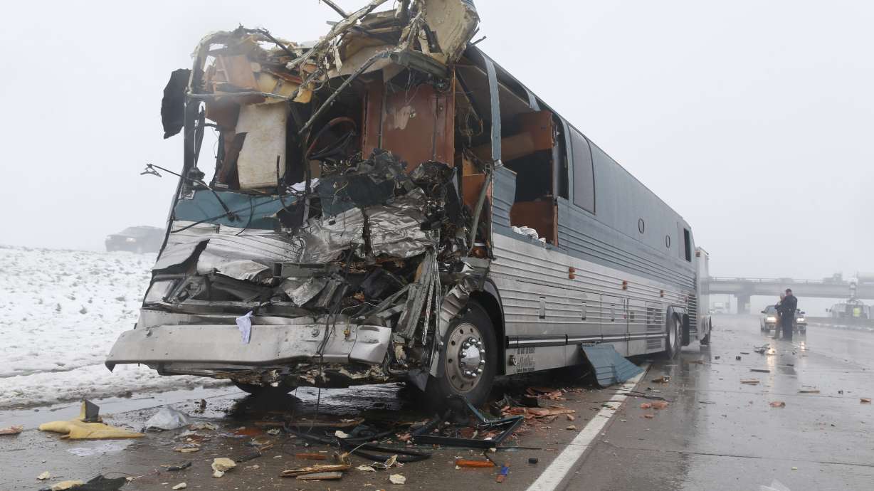 2 in serious condition after Colorado bus crash