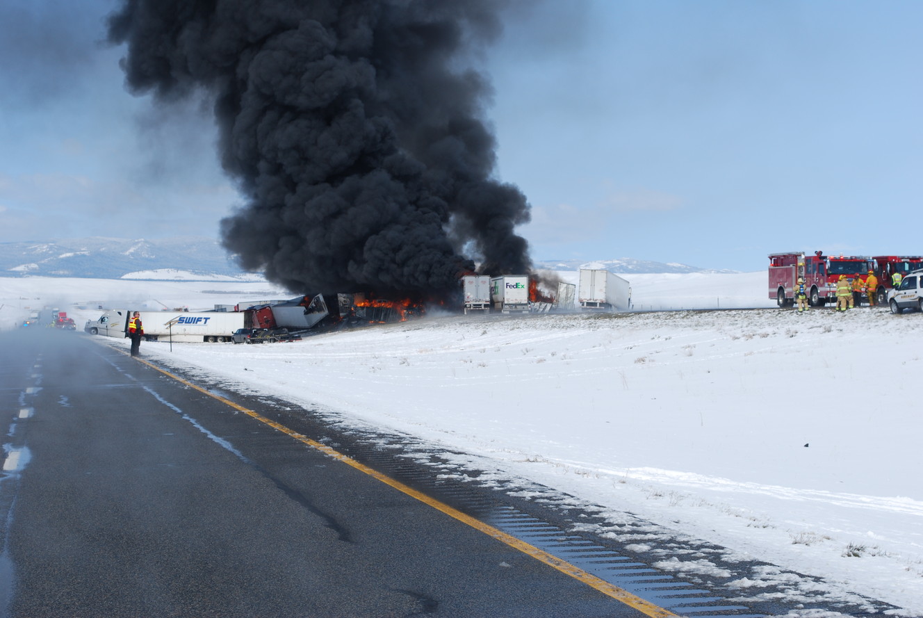 Fatal multiple-vehicle pileup closes westbound I-80 in Wyoming
