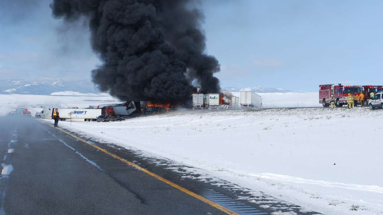 Fatal multiple-vehicle pileup closes westbound I-80 in Wyoming