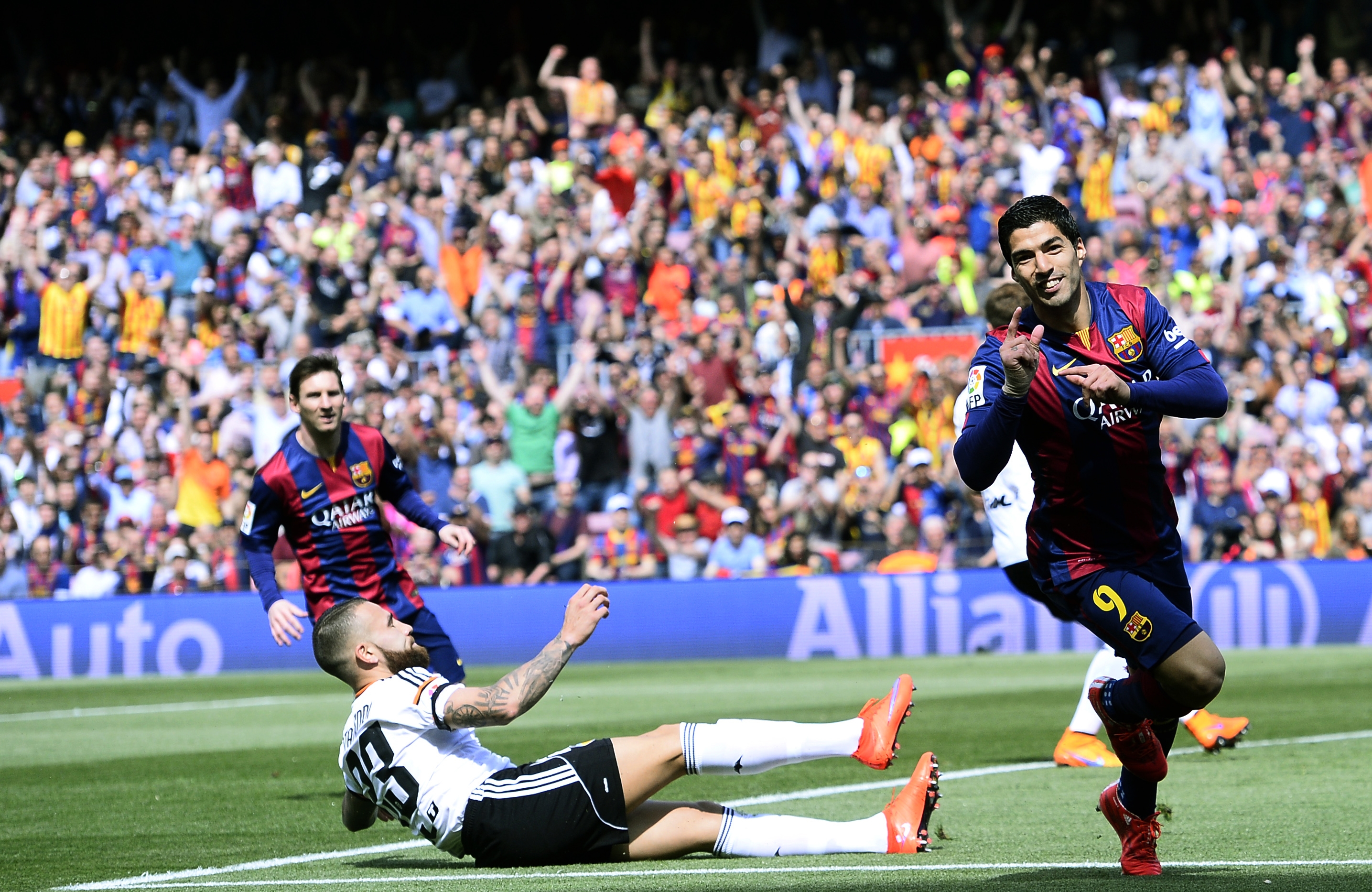 Luis Suarez and Barcelona lead AP Global Football 10