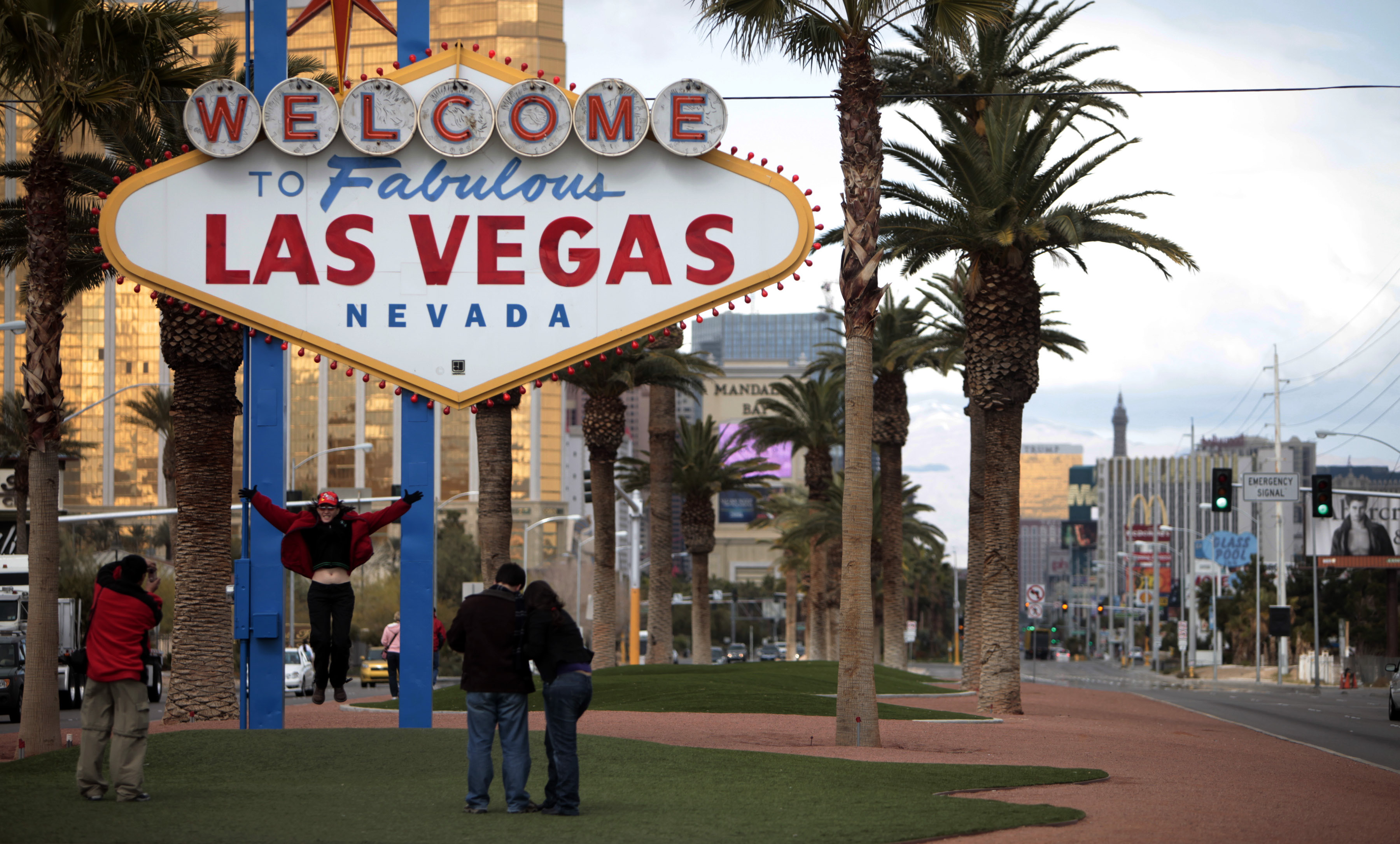 Vegas welcome sign's designer never liked look of 'fabulous'