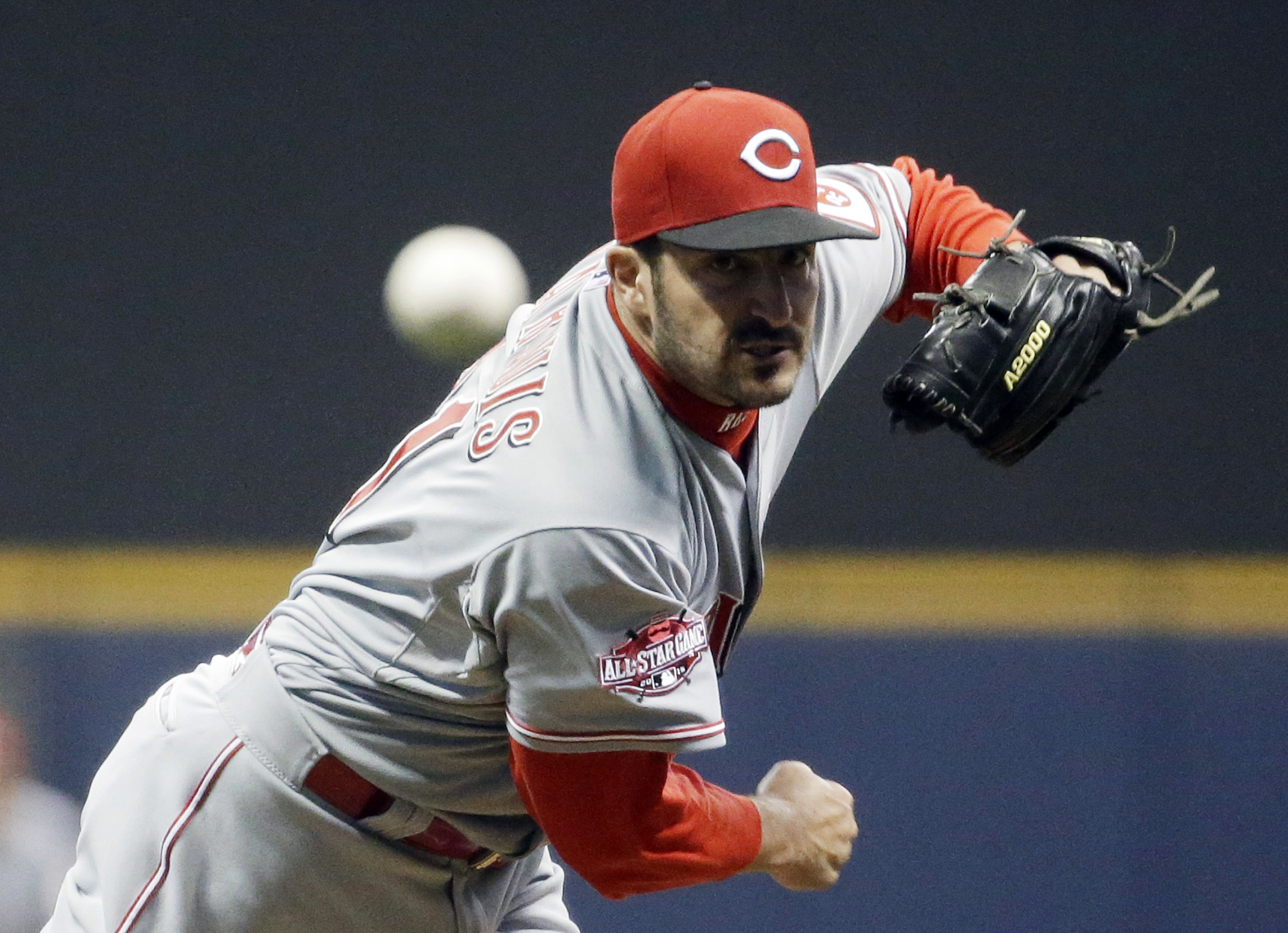 Cozart homers twice, Reds outslug Brewers in 16-10 win