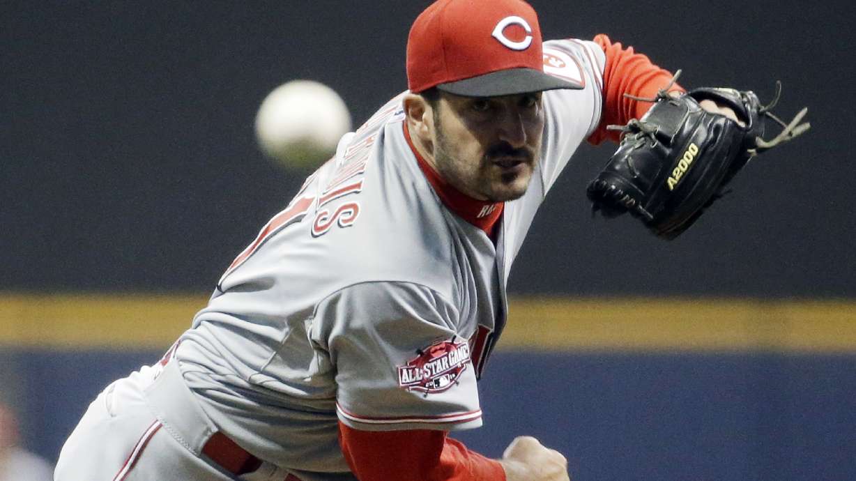 Cozart homers twice, Reds outslug Brewers in 16-10 win