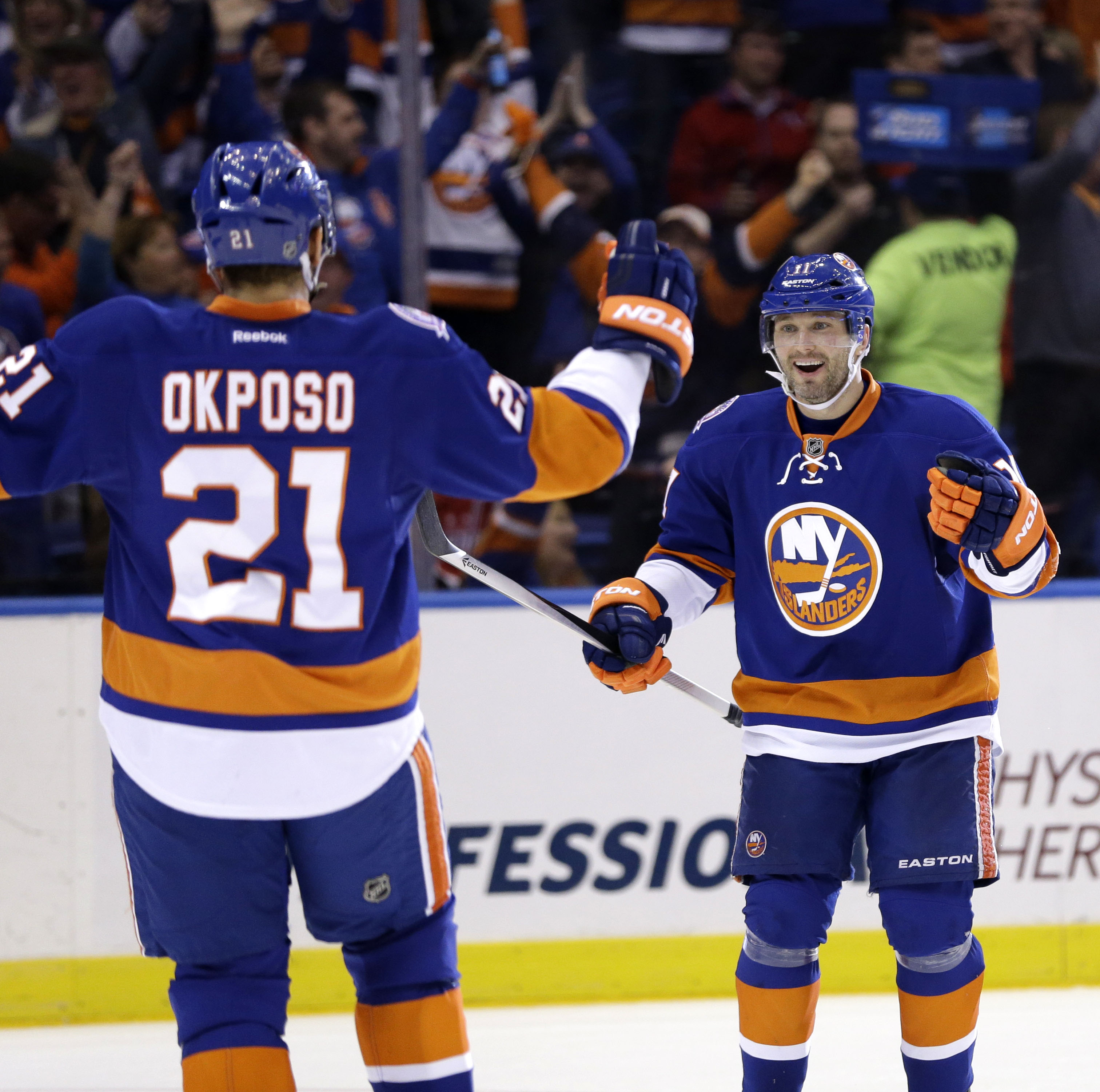 Islanders take exception to Wilson's hit on Visnovsky