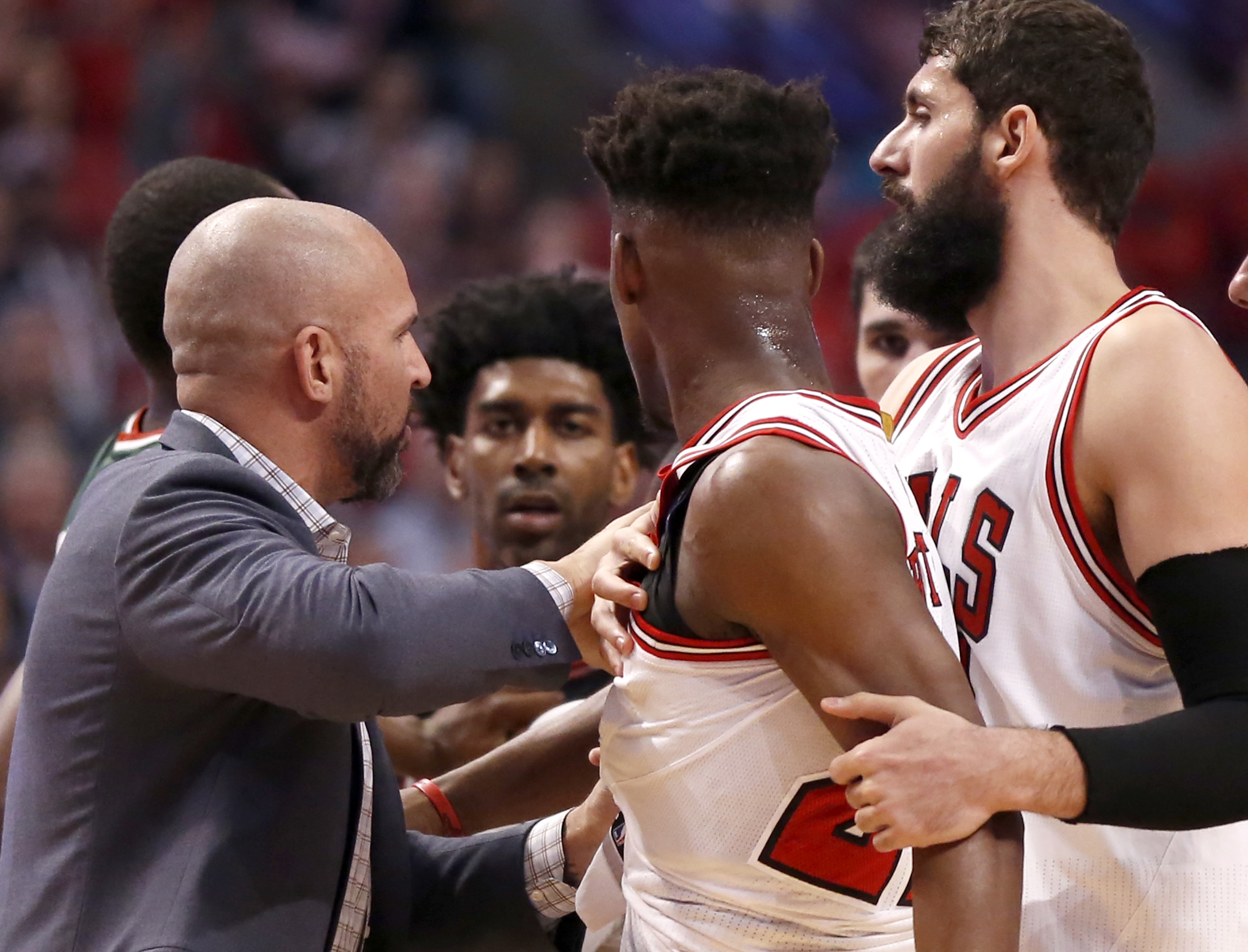 Bulls' Mirotic out for Game 3 at Milwaukee